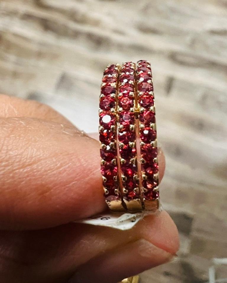 Fascia in oro rosa con zaffiro rosso naturale da 2,50 carati in vendita 2