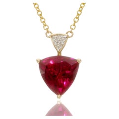 Natürlicher roter Rubellitstein 2,50 Karat in 14K Gelbgold Anhänger mit Diamanten
