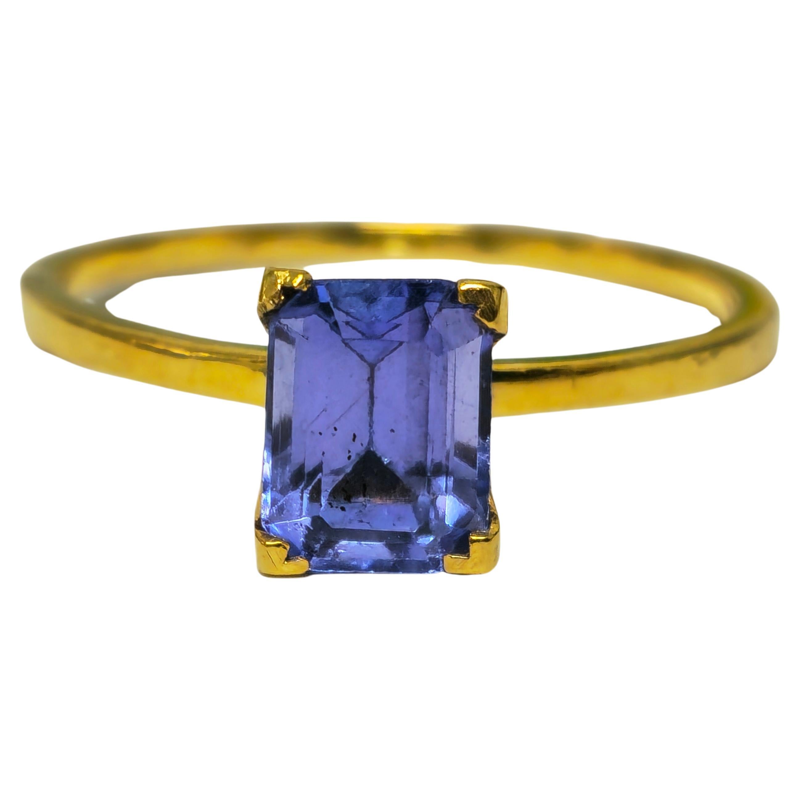 2.50 Carat Natural Tanzanite Ring For Womens  For Sale