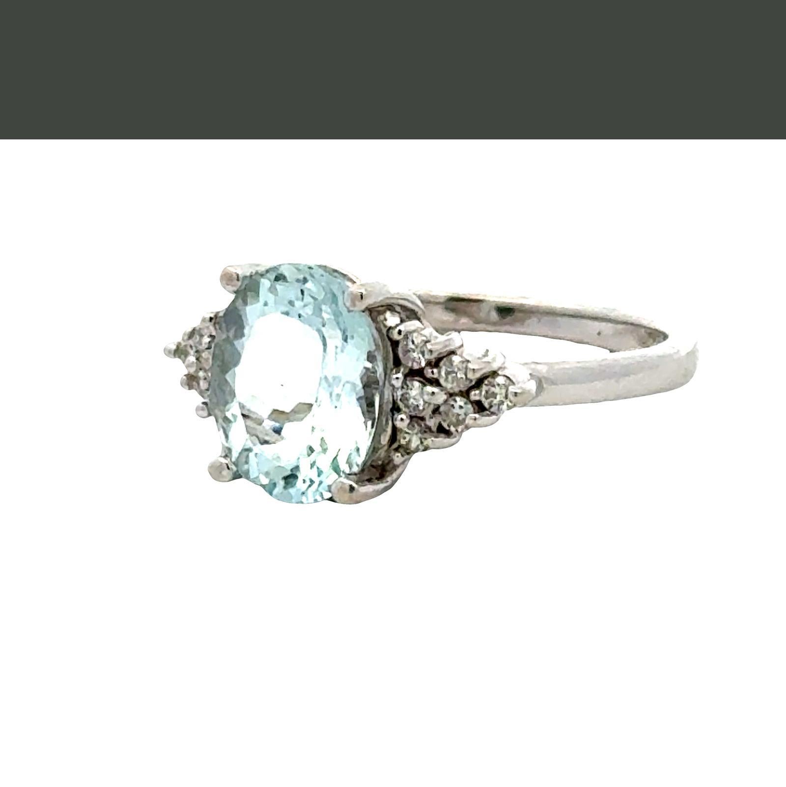 2,50 Karat Oval Aquamarin Diamant 14 Karat Weißgold Vintage Cocktail Ring im Zustand „Hervorragend“ im Angebot in Boca Raton, FL
