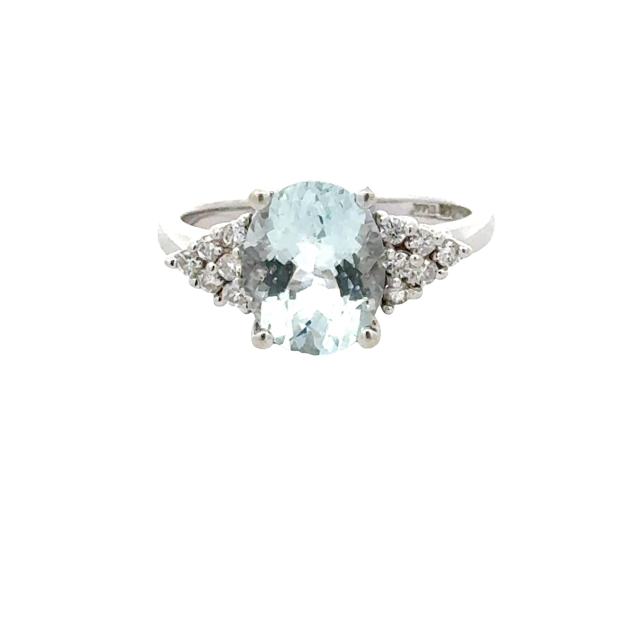 2,50 Karat Oval Aquamarin Diamant 14 Karat Weißgold Vintage Cocktail Ring im Angebot 1