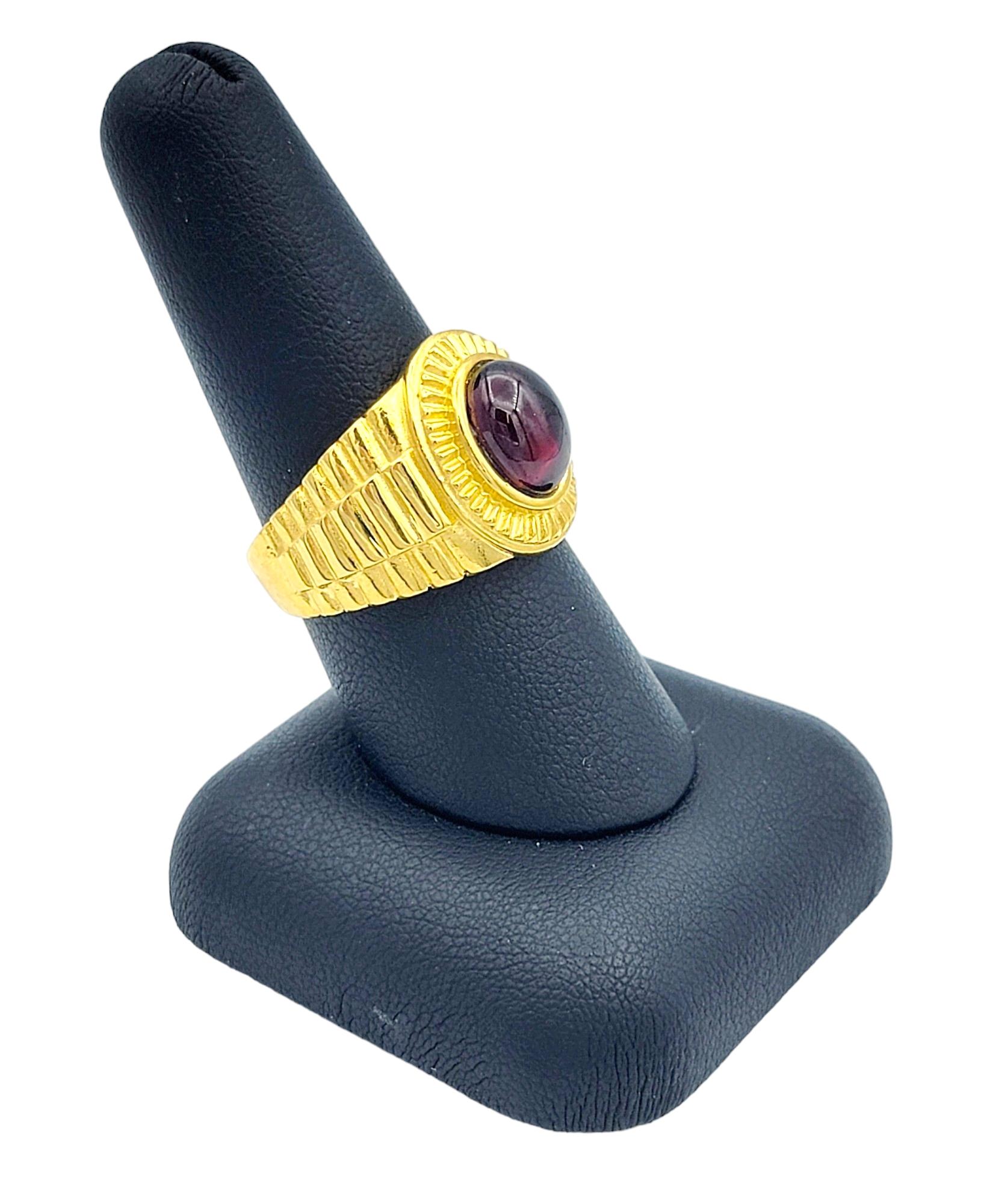 2.50 Carat Oval Cabochon Garnet Solitaire Cocktail Ring in 24 Karat Yellow Gold For Sale 2