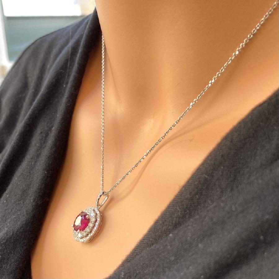 Colgante de rubí ovalado y diamantes de 2,50 quilates en oro blanco de 18 quilates en Nuevo estado para la venta en Chicago, IL