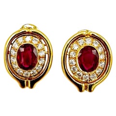 Boucles d'oreilles en or jaune 18K avec rubis thaïlandais ovale de 2,50 carats et diamants