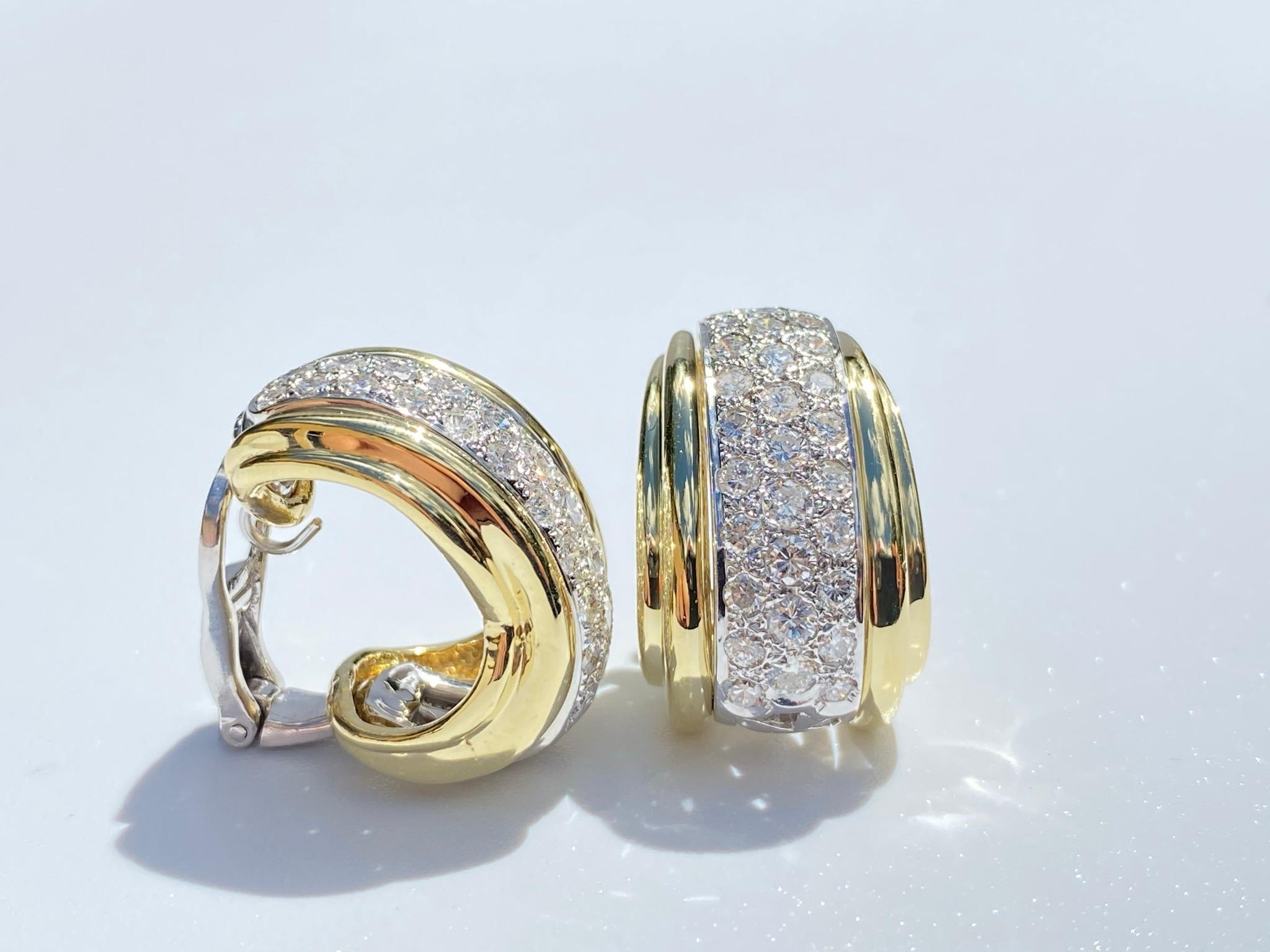 Taille ronde Boucles d'oreilles à levier rétro en or jaune 18 carats et diamants taille ronde brillants de ~2,50 carats en vente