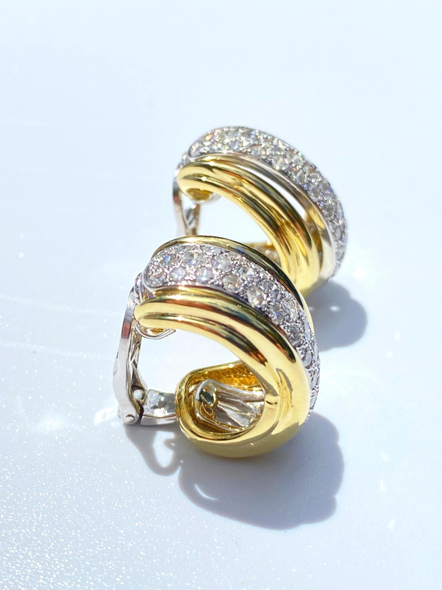Boucles d'oreilles à levier rétro en or jaune 18 carats et diamants taille ronde brillants de ~2,50 carats en vente 1