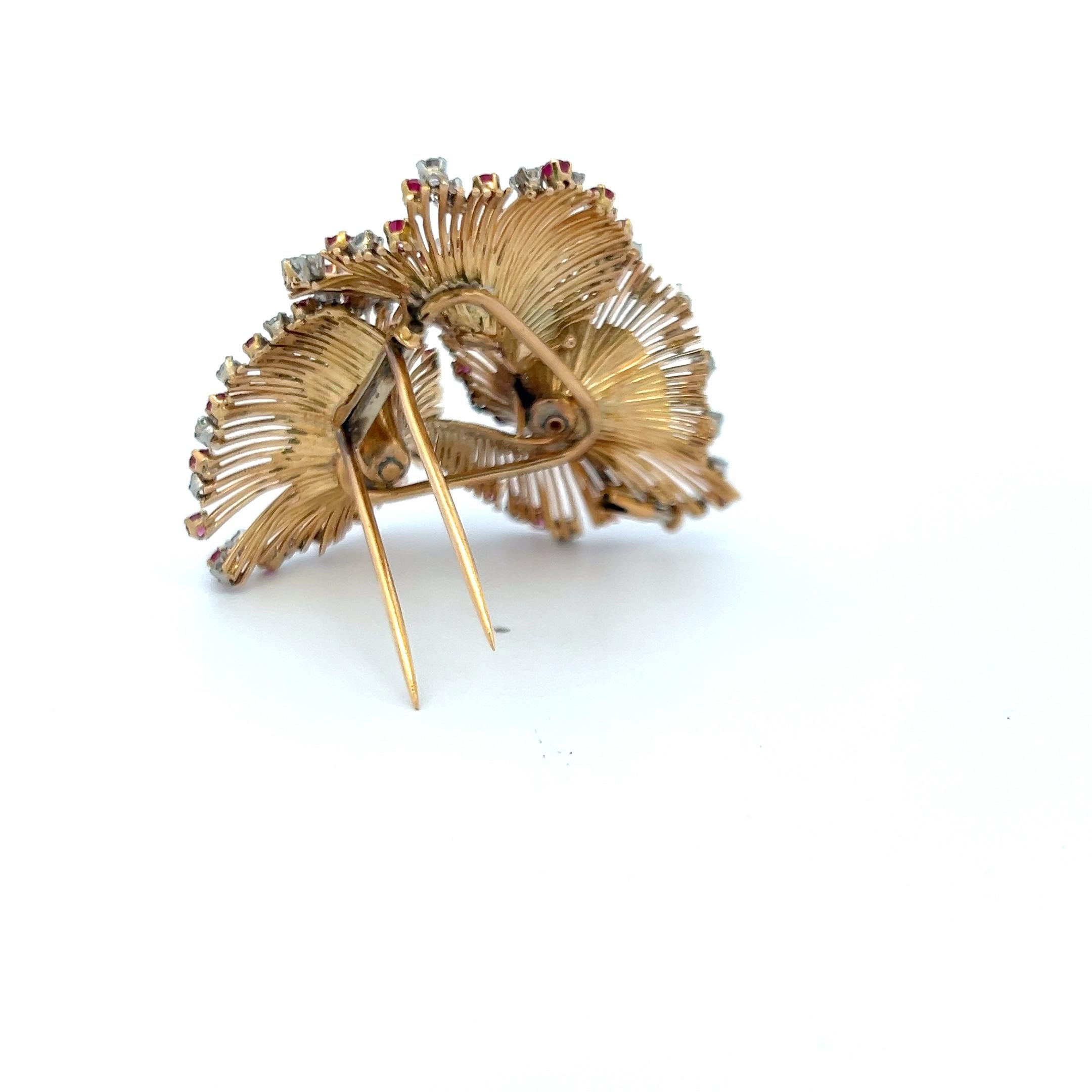 2,50 Karat runder Diamant 1,90 Karat Rubin 18 Karat Gelbgold Pin Brosche (Brillantschliff) im Angebot