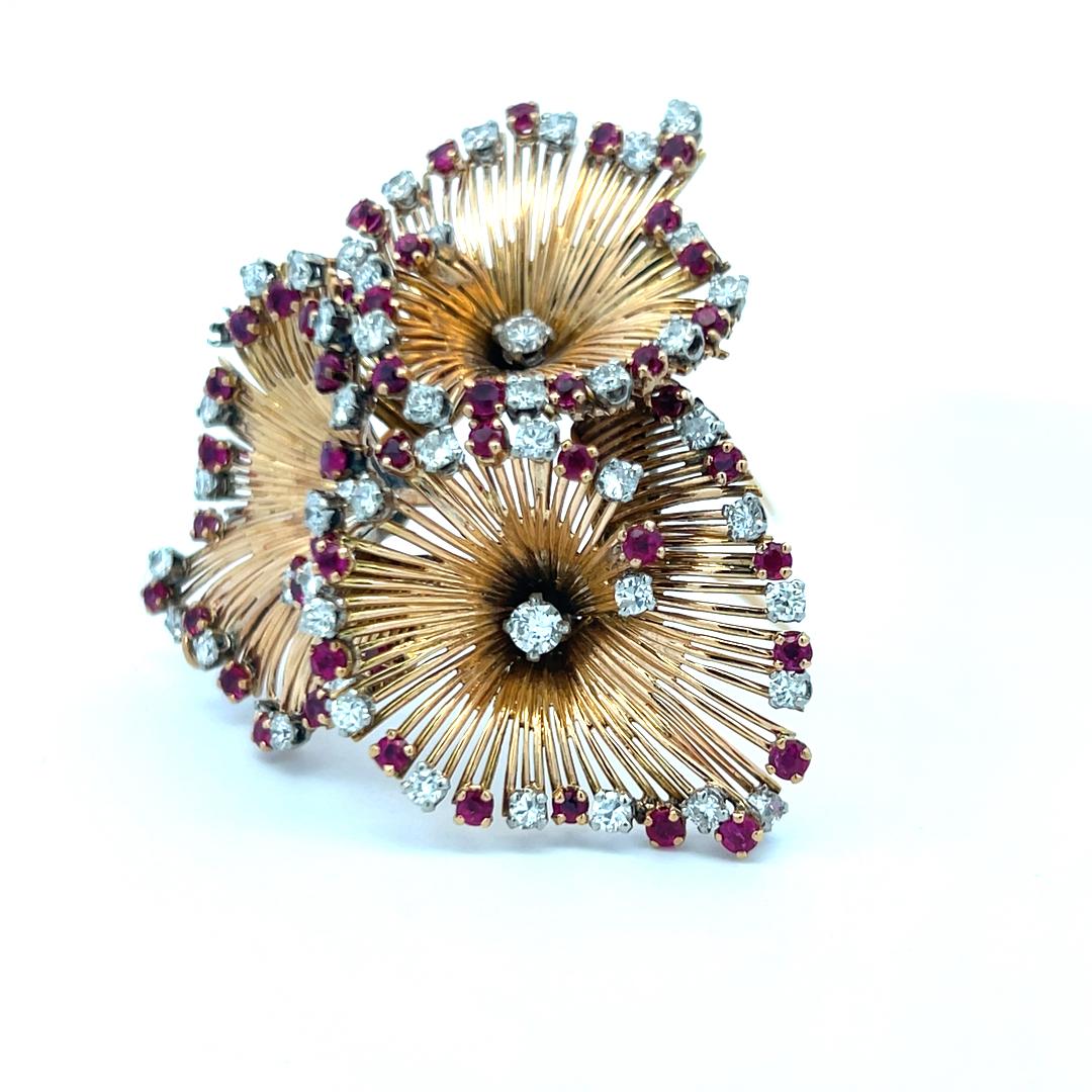 2,50 Karat runder Diamant 1,90 Karat Rubin 18 Karat Gelbgold Pin Brosche im Angebot 2