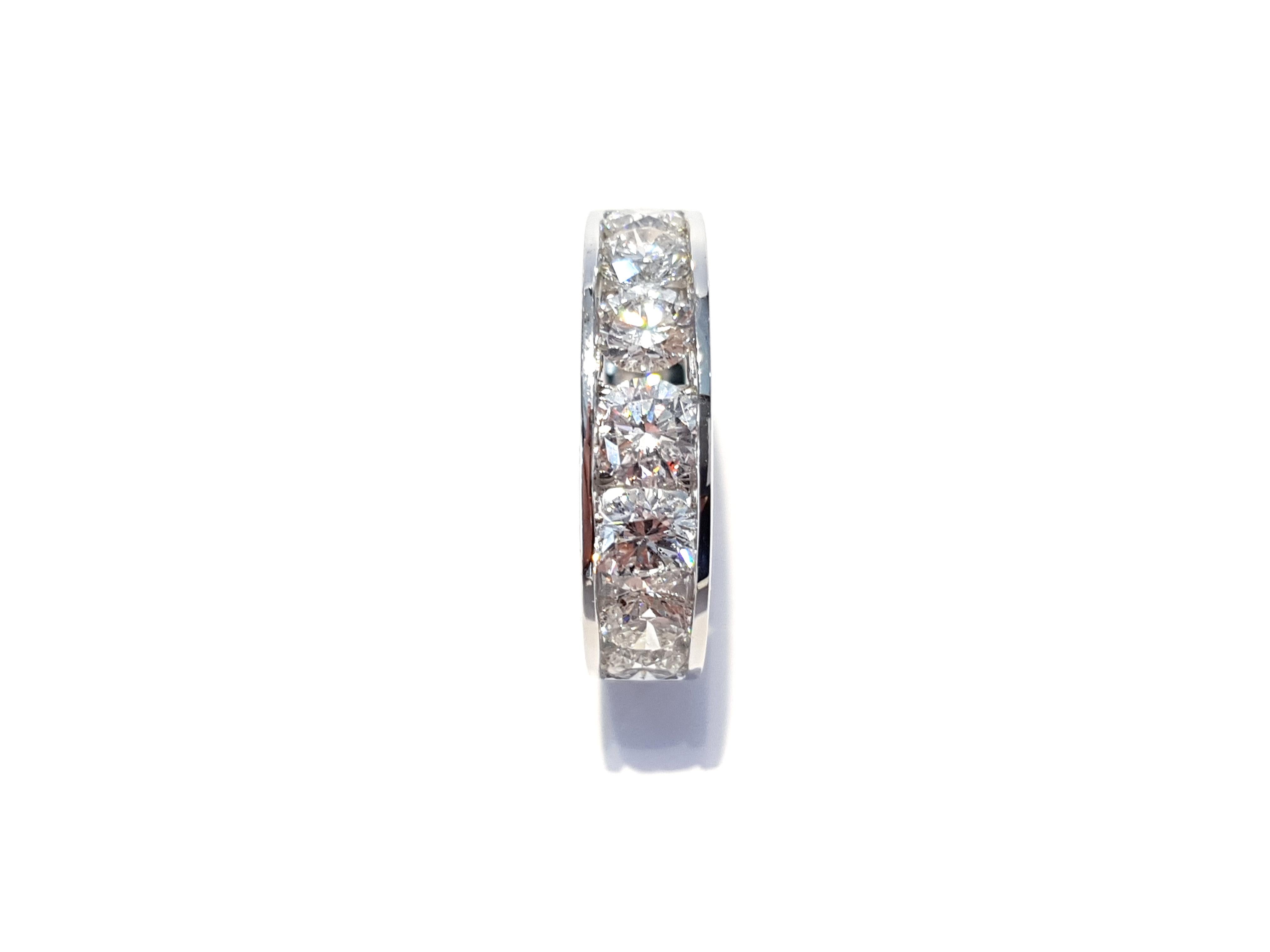2.50 Carat Round Diamond Channel Set 18 Karat White Gold Half Eternity Ring  In New Condition For Sale In London, GB
