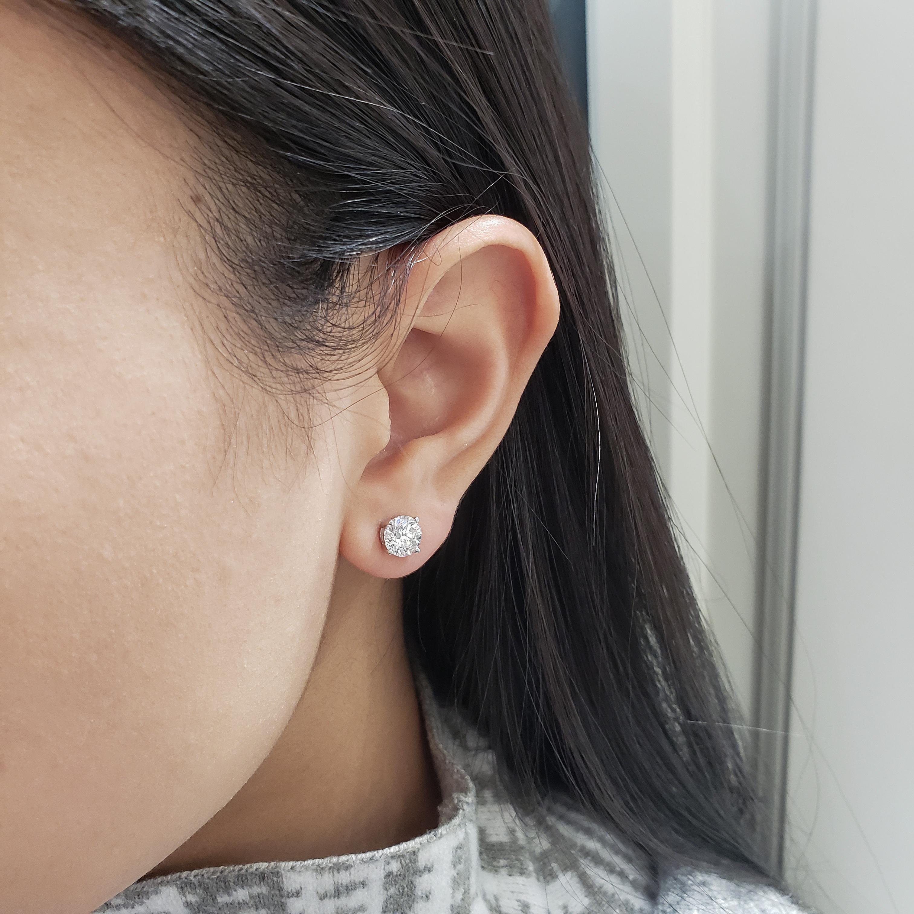 2.5 ct diamond earrings