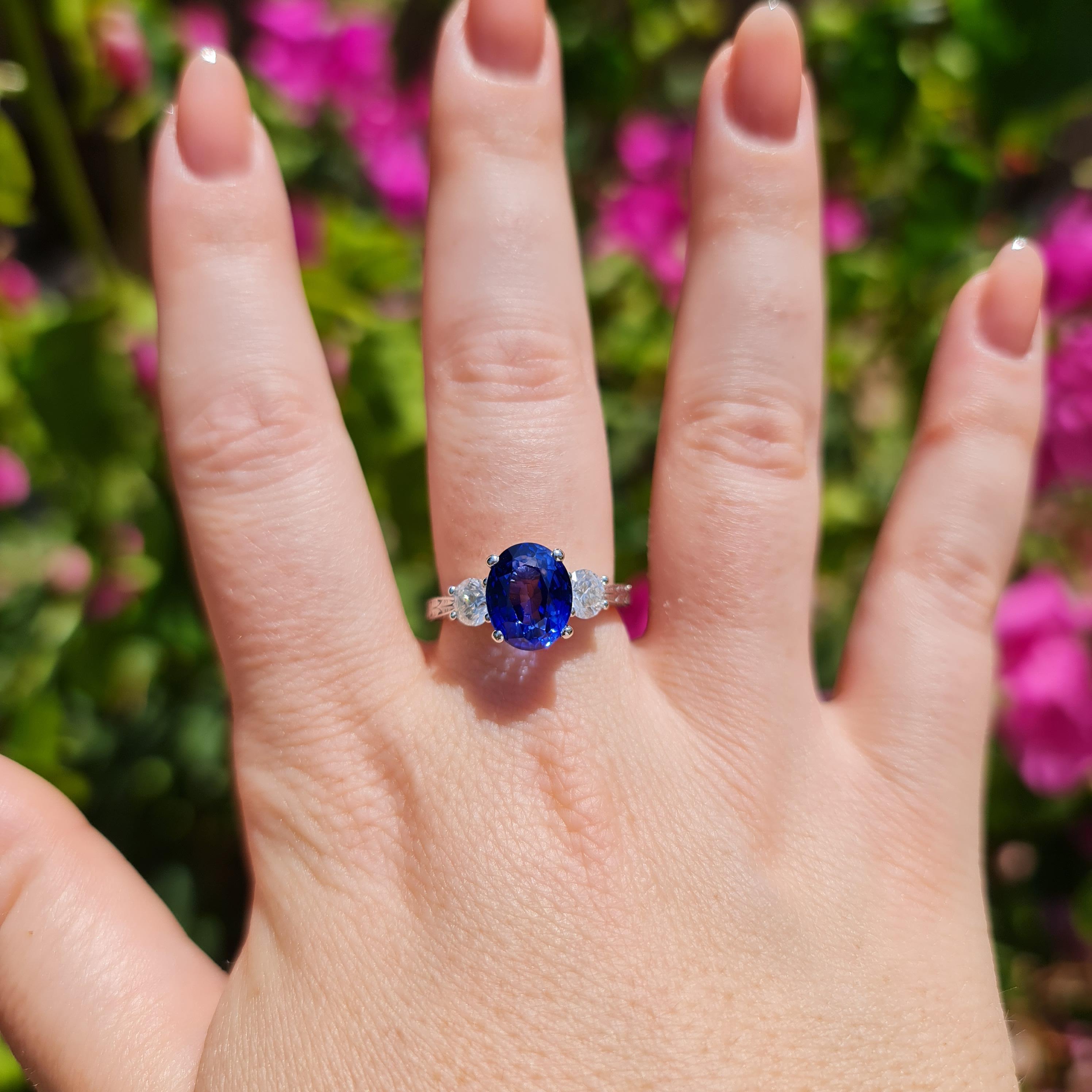 2.50 carat sapphire 0.80 carat natural diamonds statement ing For Sale 5