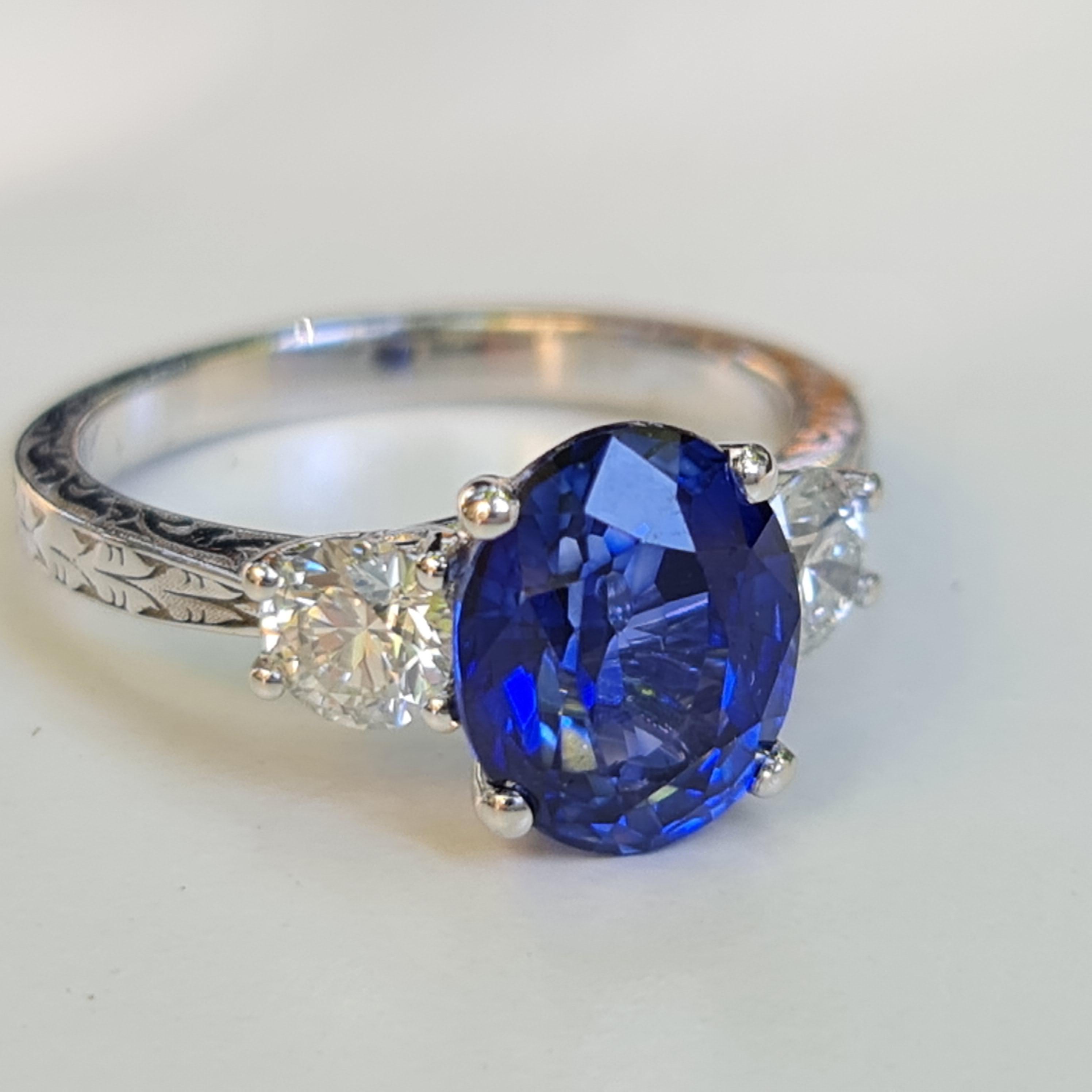 Art Deco 2.50 carat sapphire 0.80 carat natural diamonds statement ing For Sale