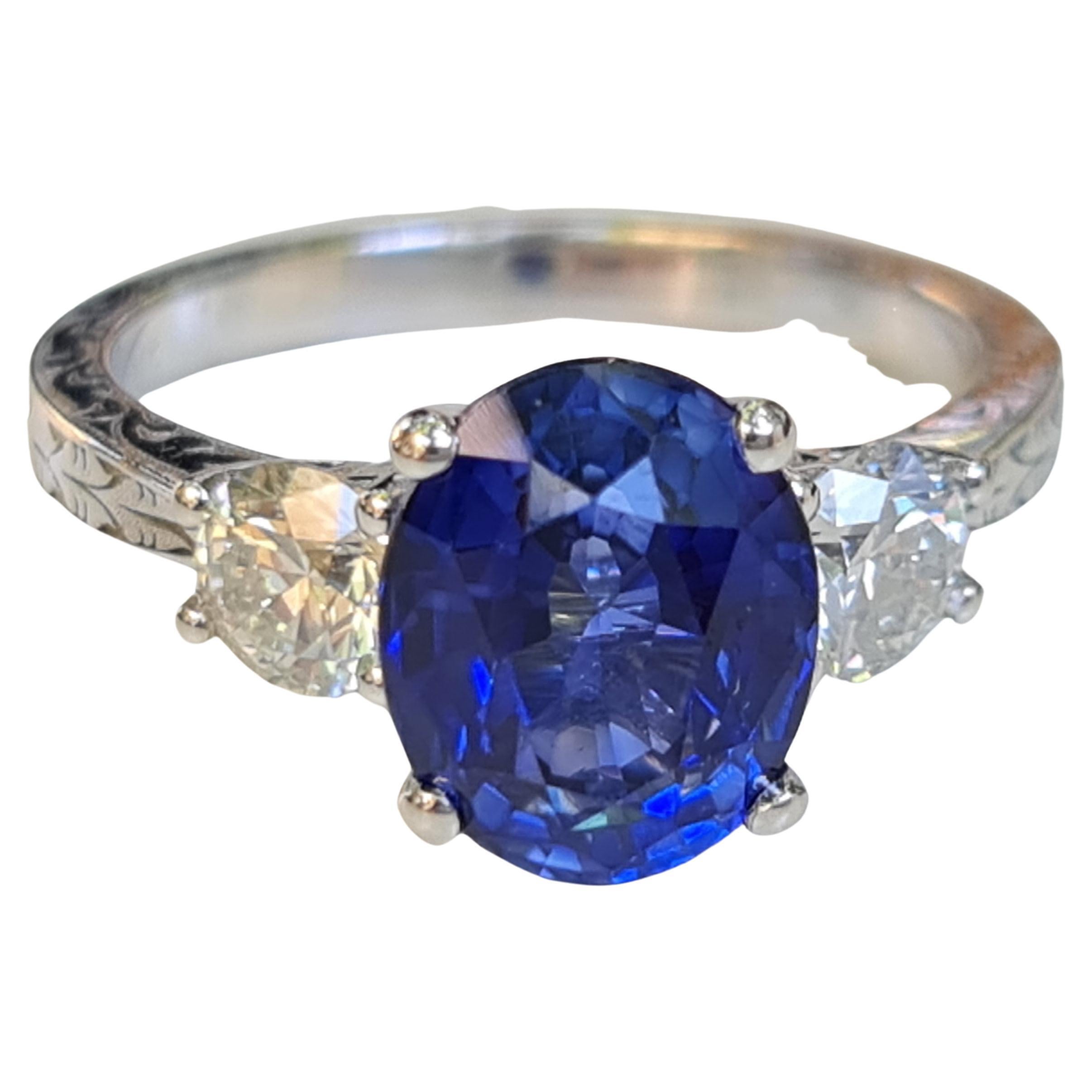 2.50 carat sapphire 0.80 carat natural diamonds statement ing For Sale