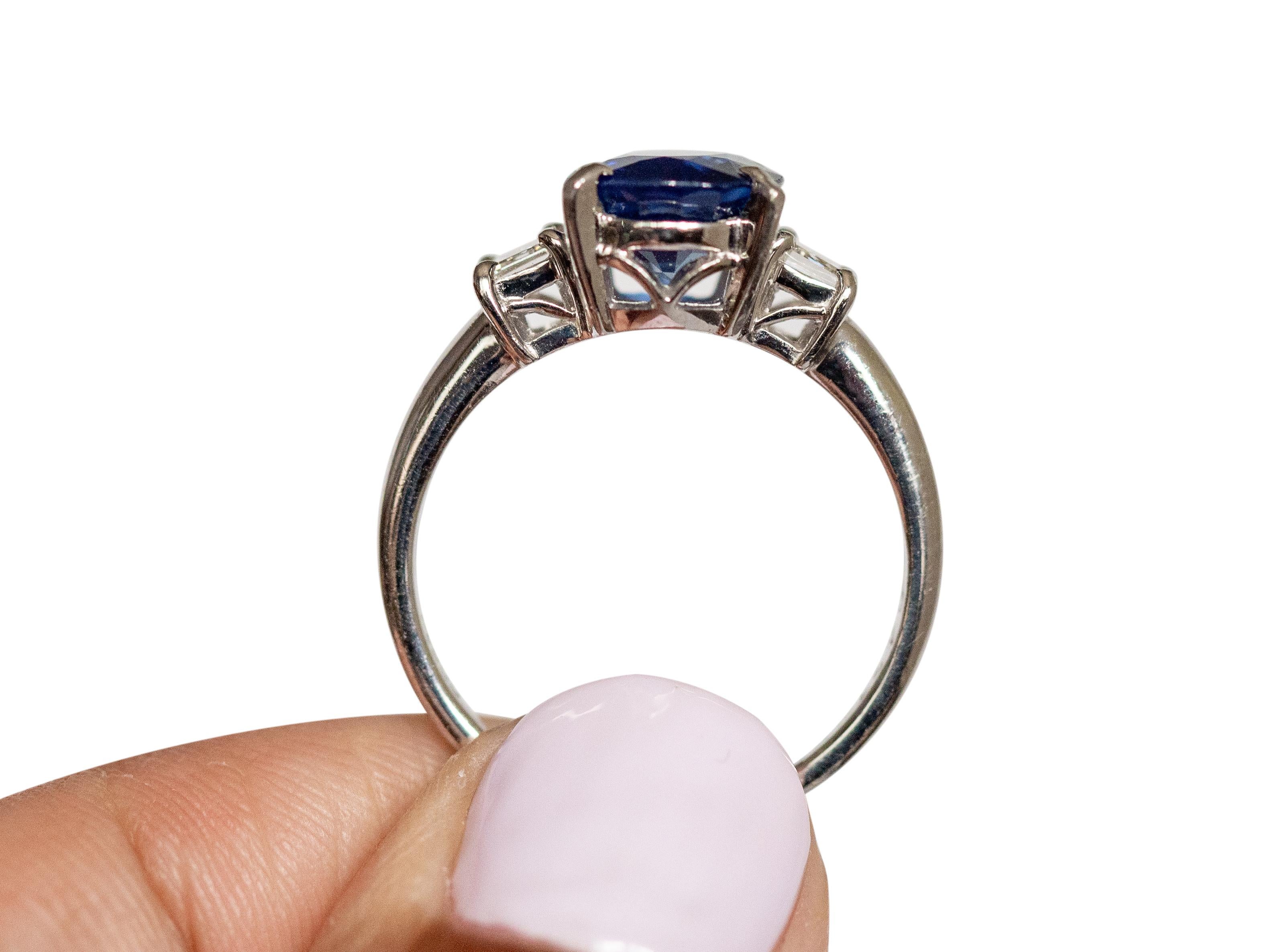 Contemporary 2.50 Carat Sapphire Platinum Engagement Ring For Sale