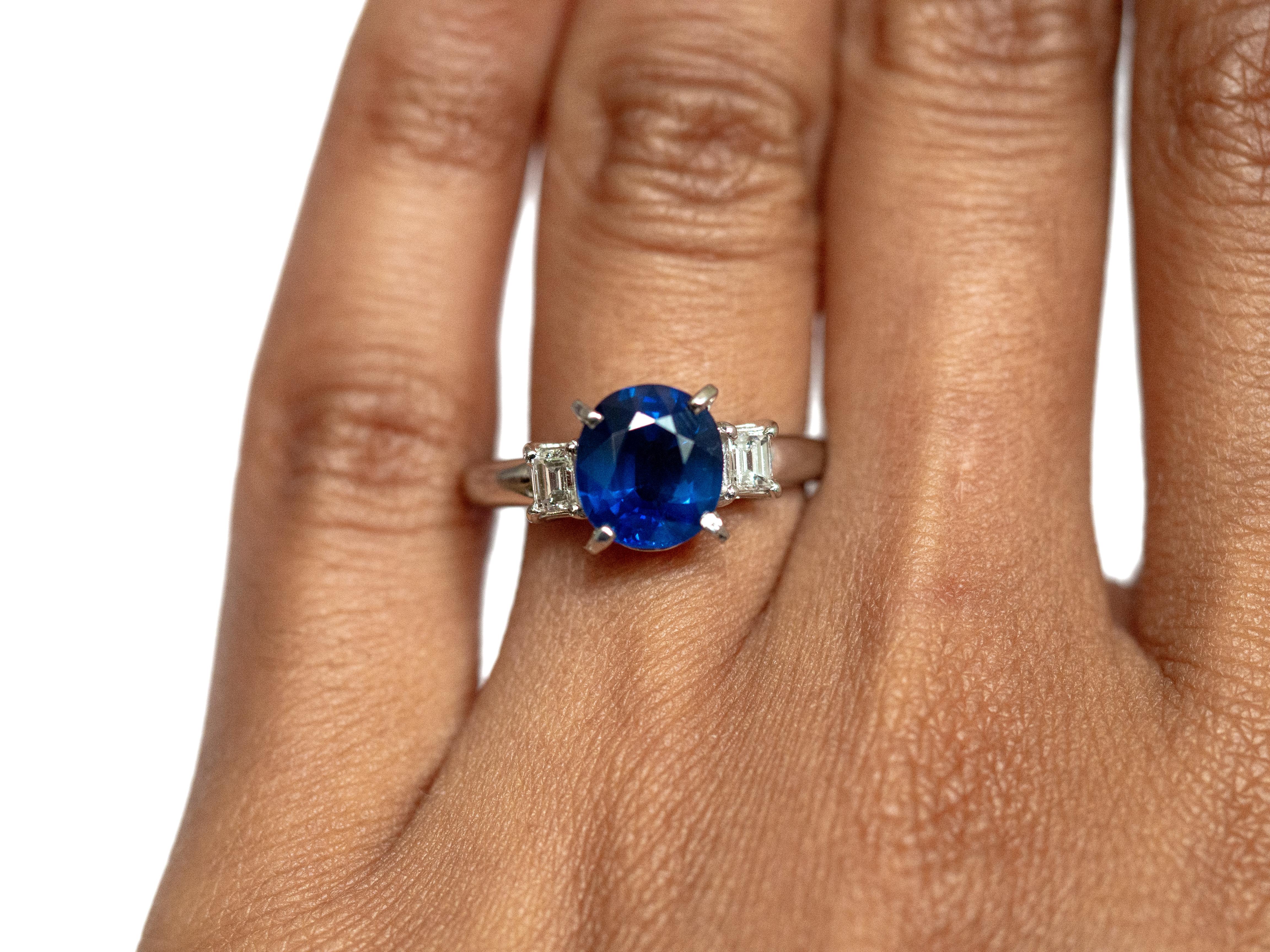 Oval Cut 2.50 Carat Sapphire Platinum Engagement Ring For Sale
