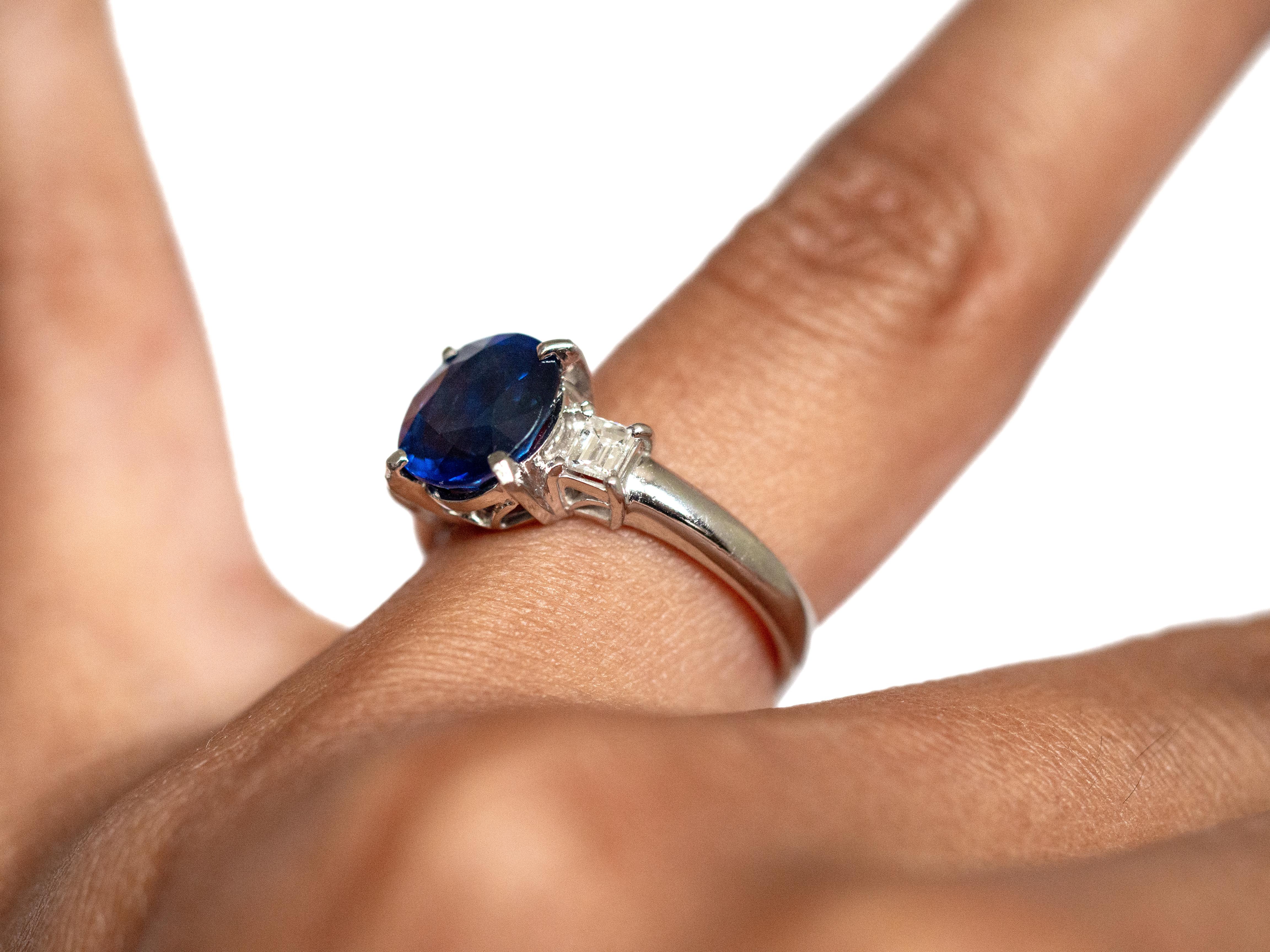 2.50 Carat Sapphire Platinum Engagement Ring In Good Condition For Sale In Atlanta, GA