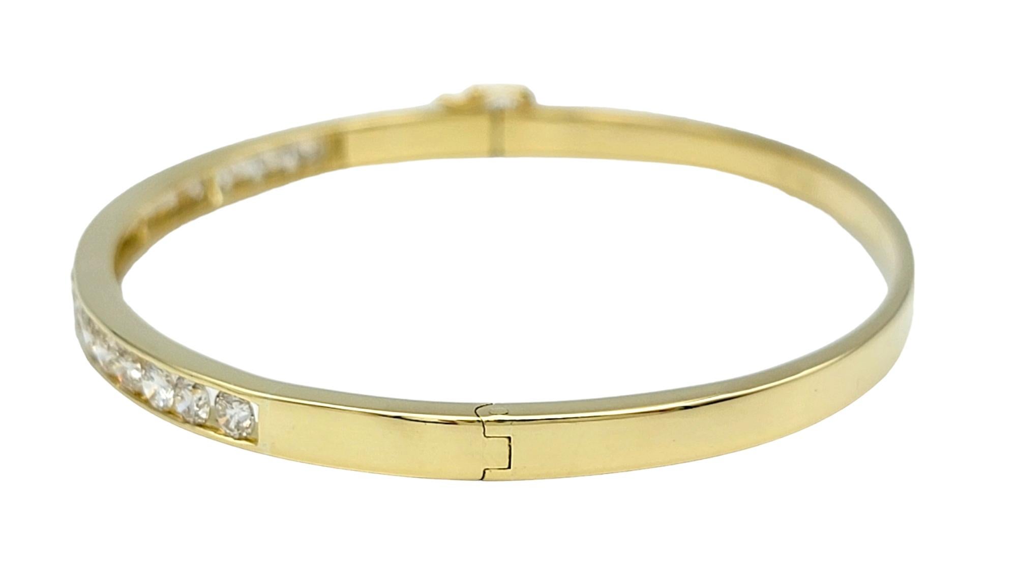 Round Cut 2.50 Carat Total Channel Set Round Diamond Hinged Bangle Bracelet 18 Karat Gold For Sale