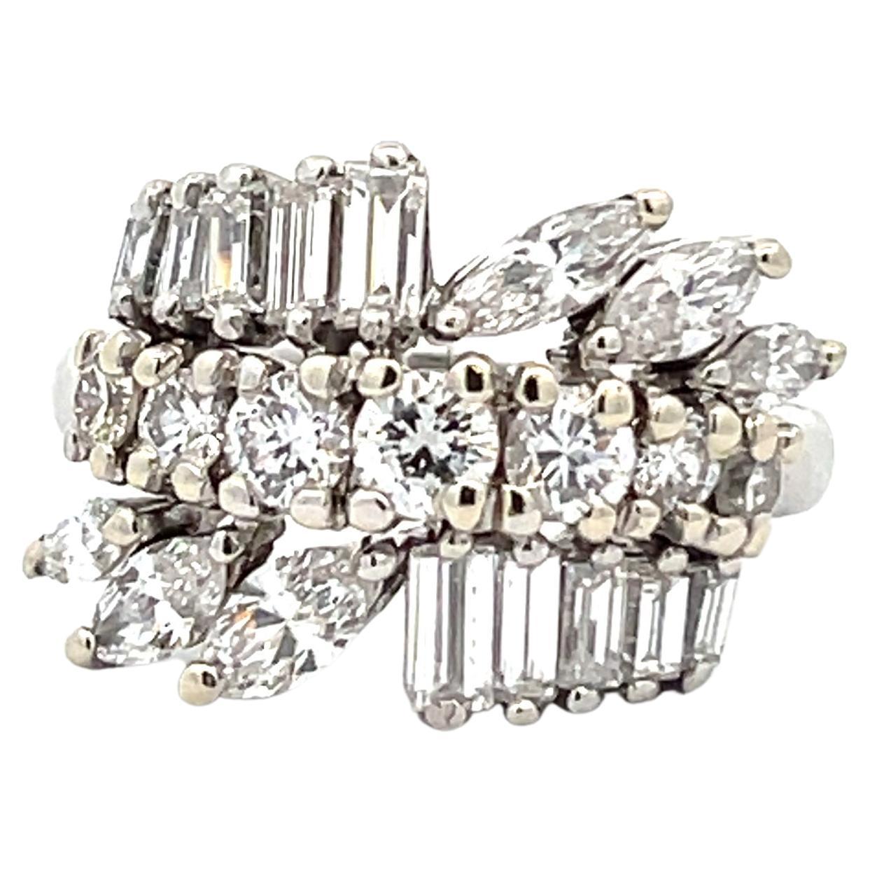 Platinring mit 2,50 Karat Gesamtgewicht und rundem, Marquise- und Baguette-Diamant