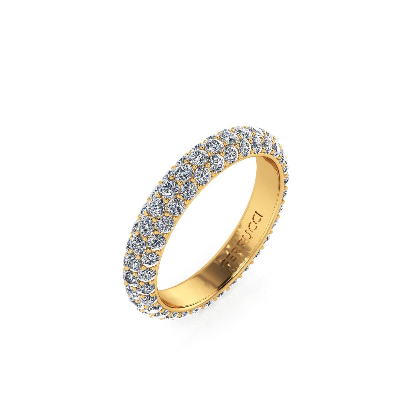 Bracelet FERRUCCI diamant pave', un entourage de diamants blancs étincelants, couleur G, pureté VS, pour un poids total approximatif de 2,50 carats, fait à la main à New York City avec le meilleur savoir-faire italien, conçu en or jaune 18k.
Un look