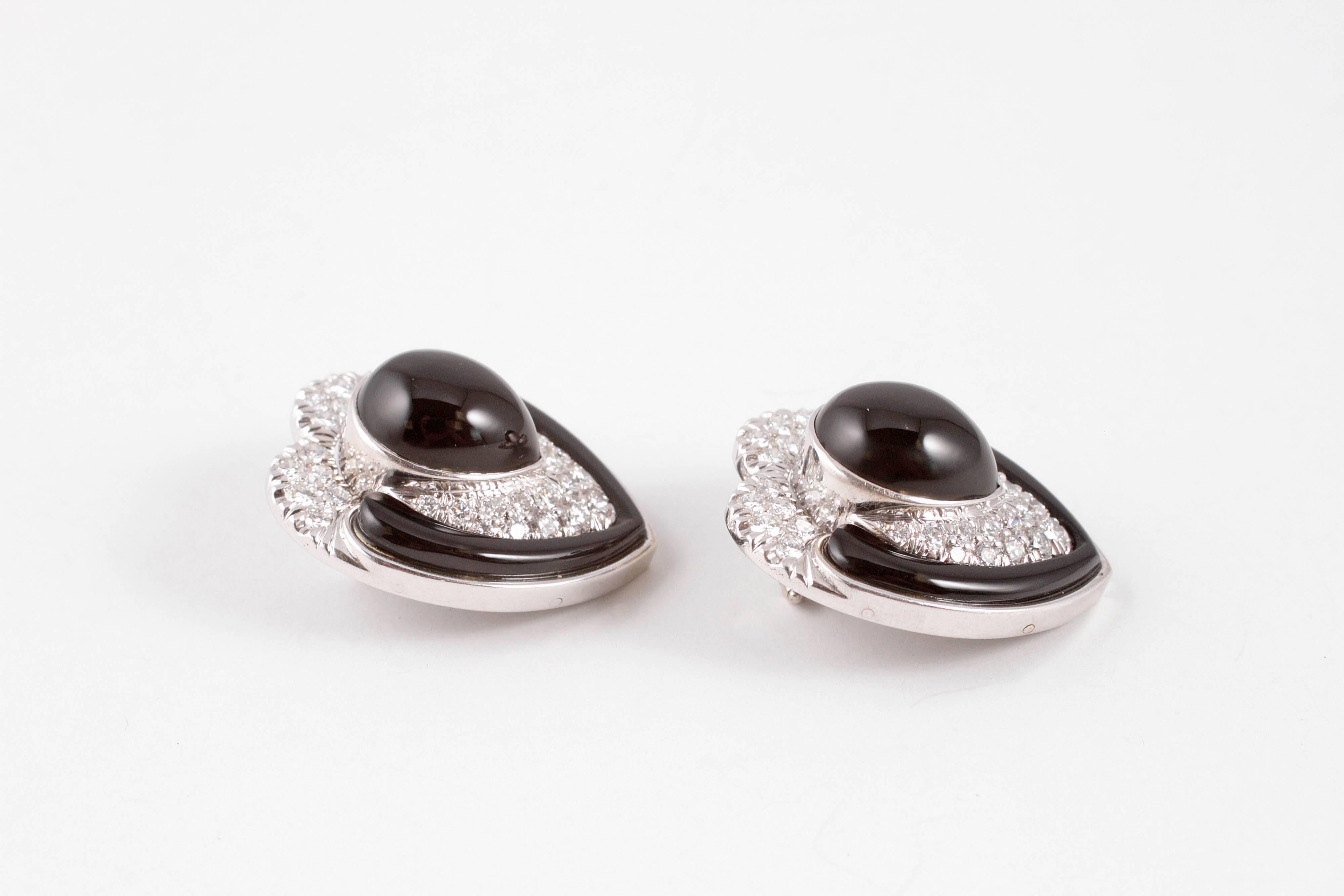 Round Cut 2.50 Carat White Gold Onyx Earrings