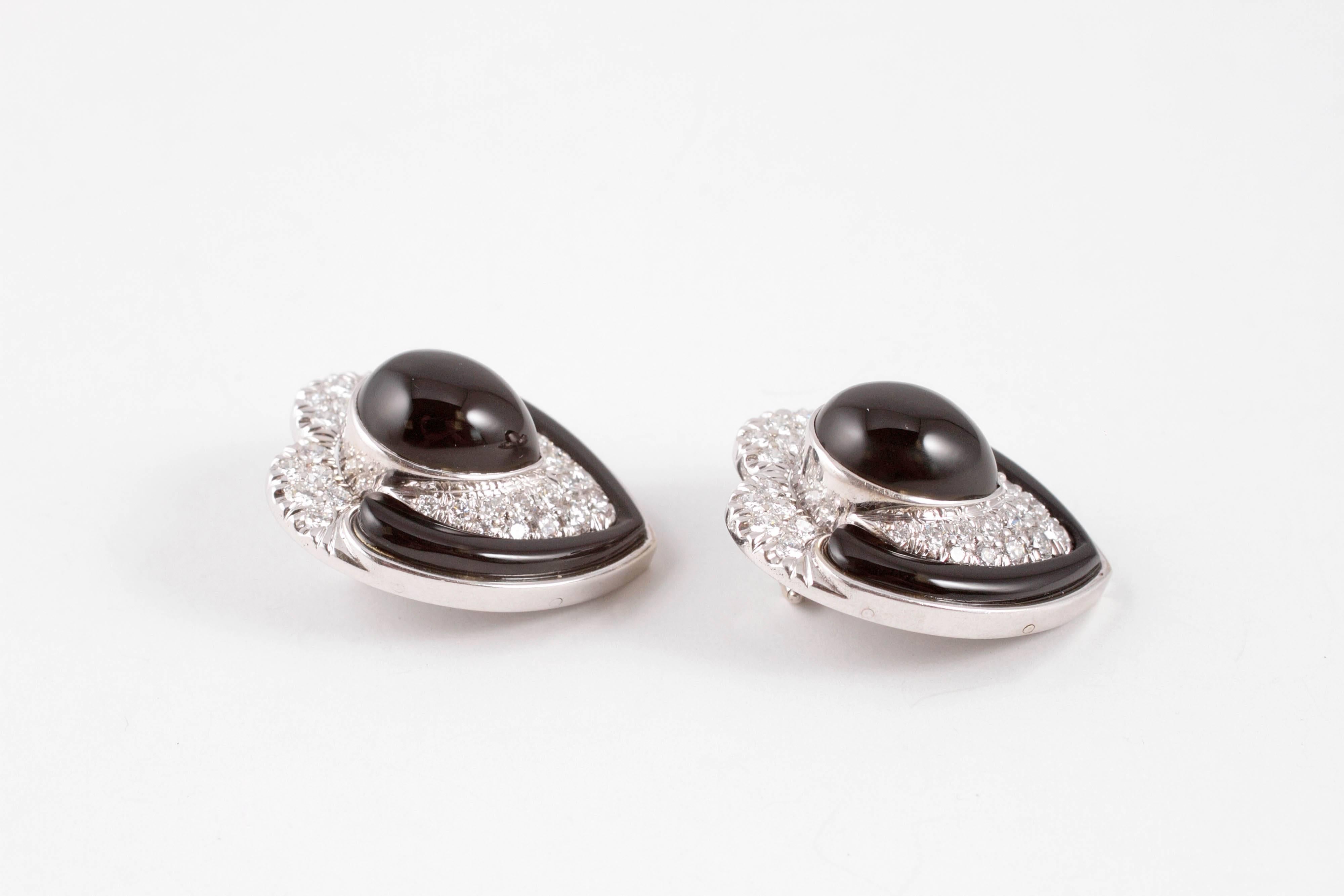 Round Cut 2.50 Carat White Gold Onyx Earrings For Sale