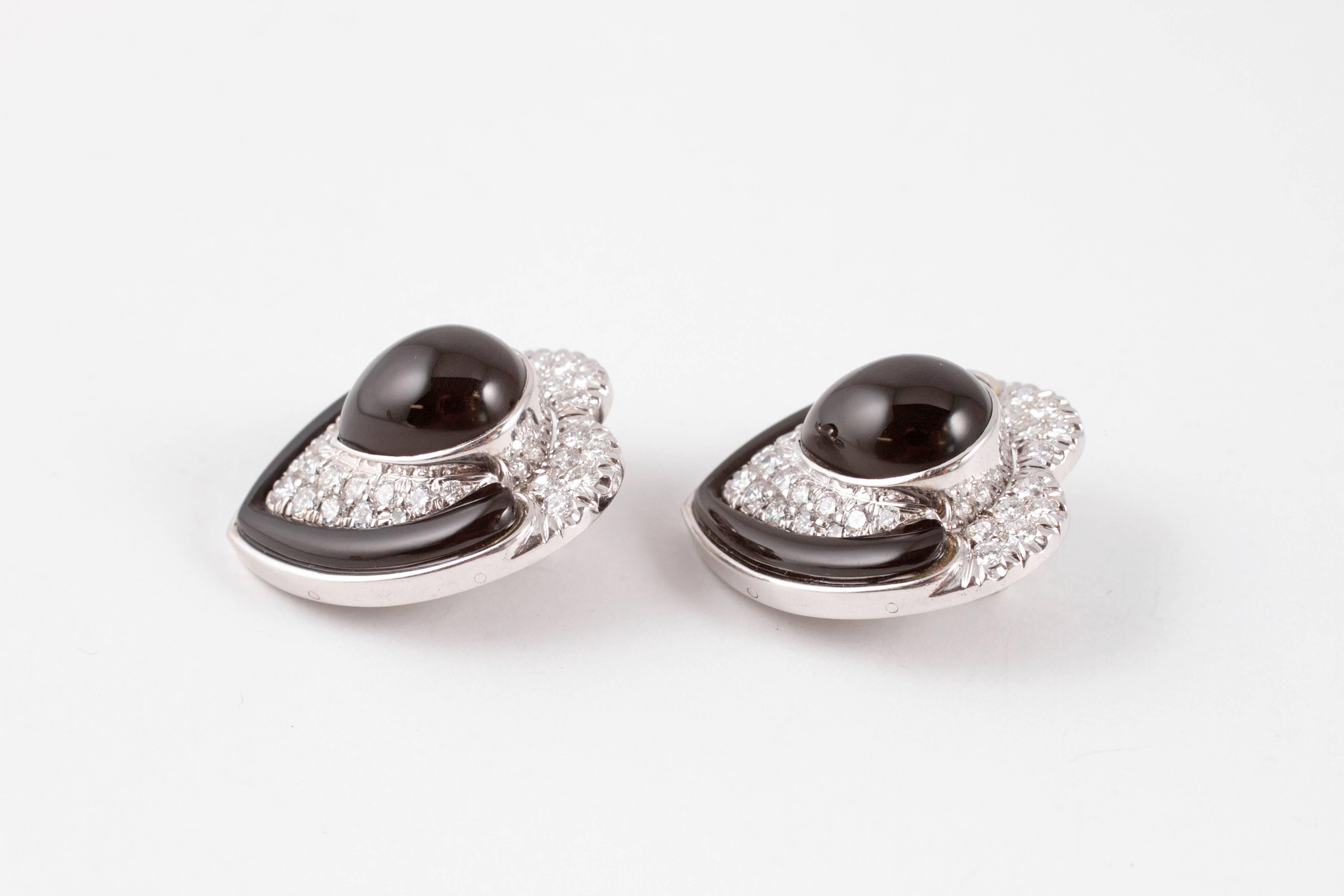 2.50 Carat White Gold Onyx Earrings In Good Condition For Sale In Dallas, TX