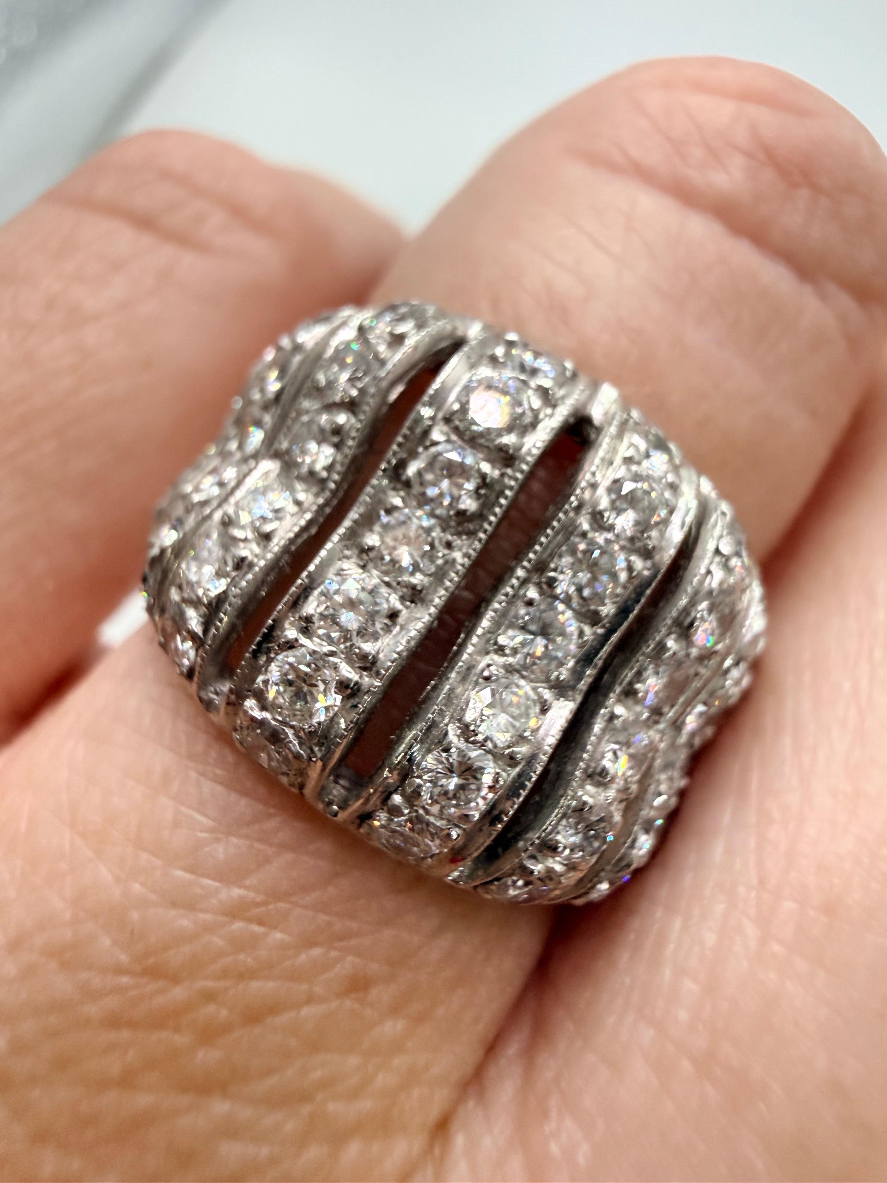 Cool Mode Ring mit 2,50 Karat Diamanten SI Klarheit und G Farbe in Größe 7. Hergestellt in 14KT Gold.

**Alle Artikel verlassen unser Haus mit einem Zertifikat auf den Namen des Käufers, Firmenpolitik! Dies bietet Ihnen und uns Sicherheit und ist