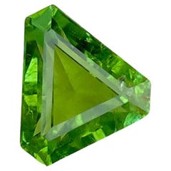 2.50 Carats Green Loose Tourmaline Stone Trillion Cut Natural Nigerian Gemstone (pierre précieuse nigériane)