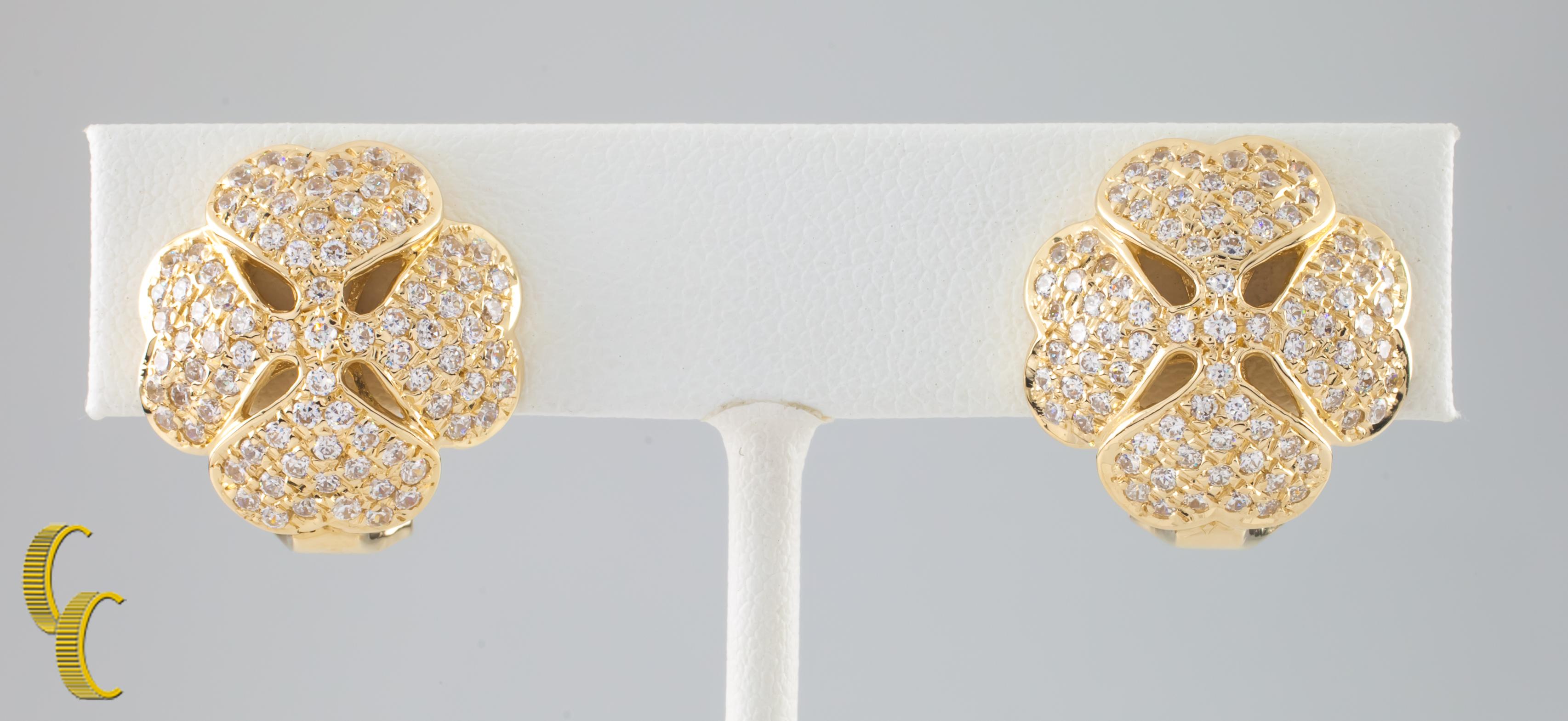 Amazing 14k Yellow Gold Diamond Four Leaf Earrings
Features Pave-Set Round Diamonds in Domed Four-Leaf Clover Setting
Clip-on Backs
Hallmarked 