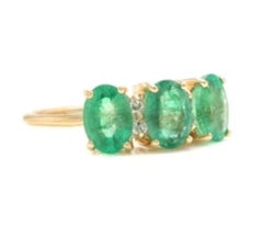 2.50 Carat Natural Emerald and Diamond 14 Karat Solid White Gold Ring