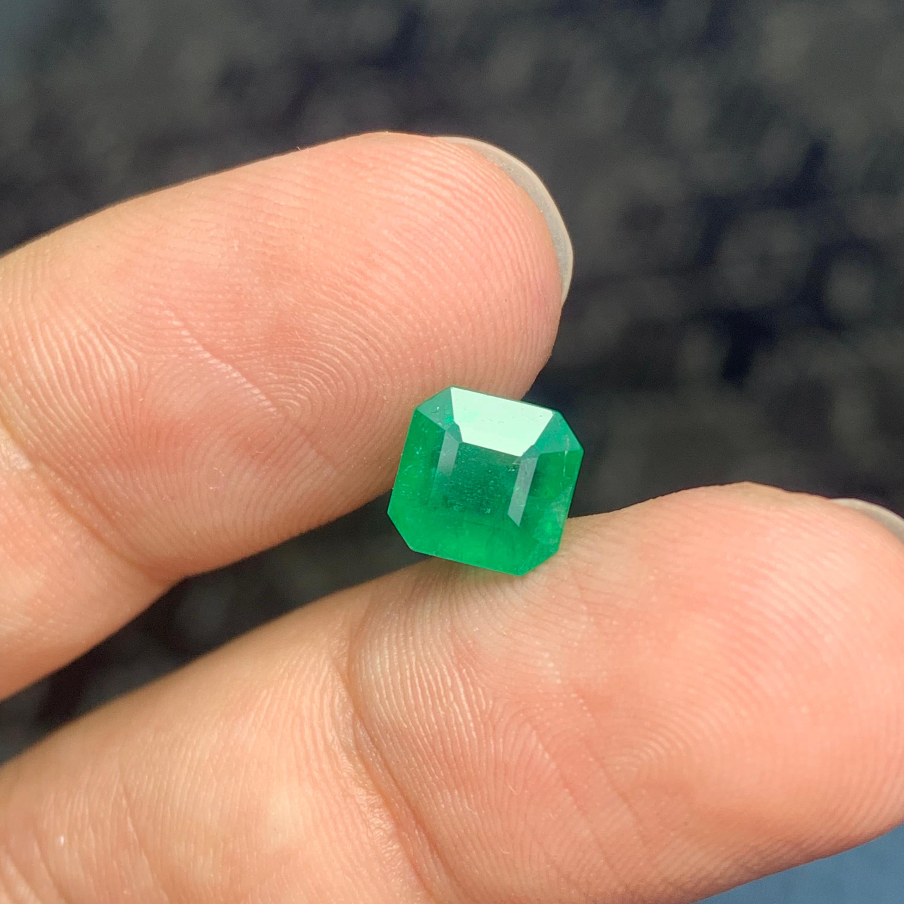 Arts and Crafts 2.50 Carats Natural Loose Green Emerald From Zambia Mine Octagon Ring Gem For Sale