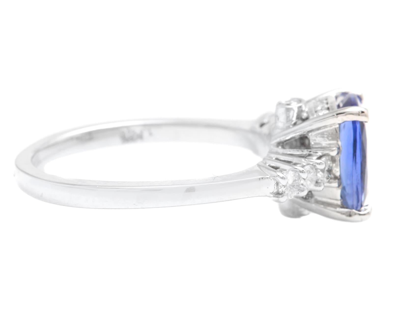 2.50 Carats Natural Tanzanite and Diamond 14k Solid White Gold Ring In New Condition For Sale In Los Angeles, CA