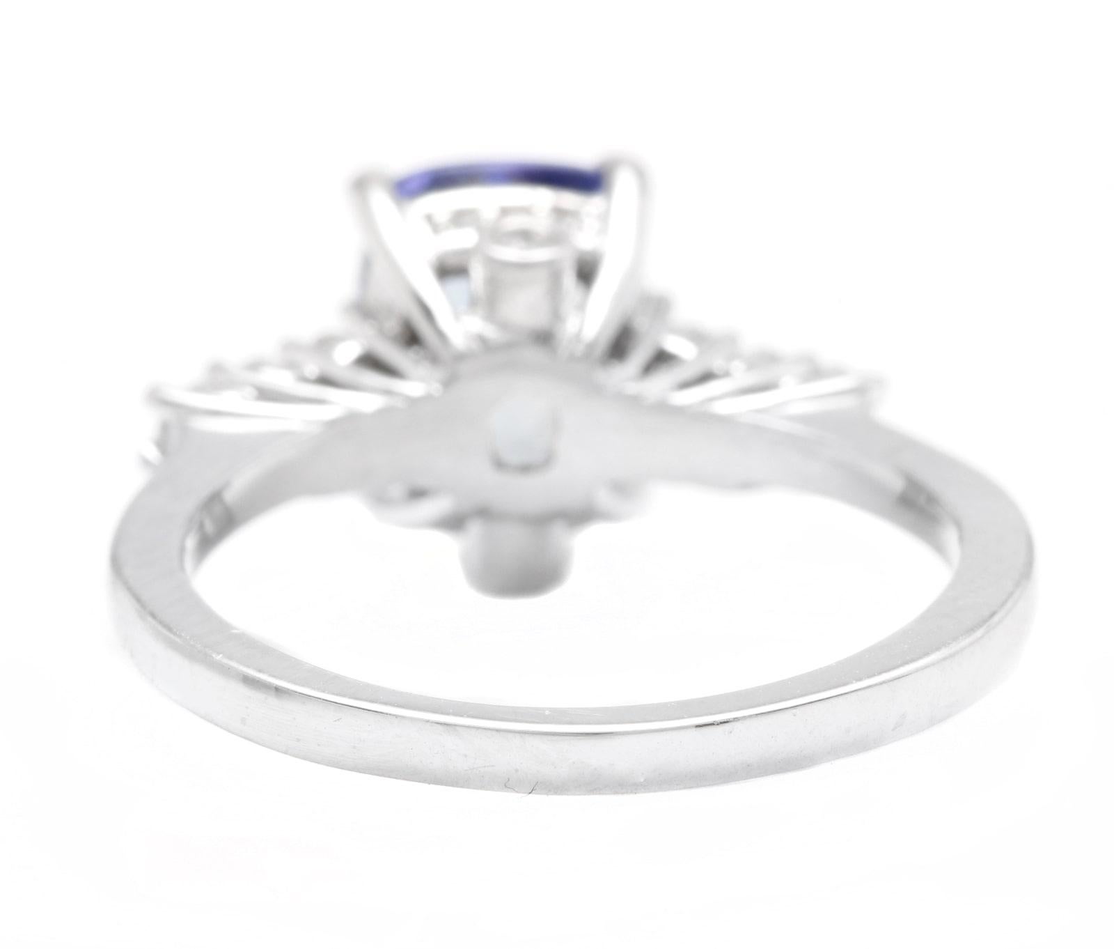 Women's 2.50 Carats Natural Tanzanite and Diamond 14k Solid White Gold Ring For Sale