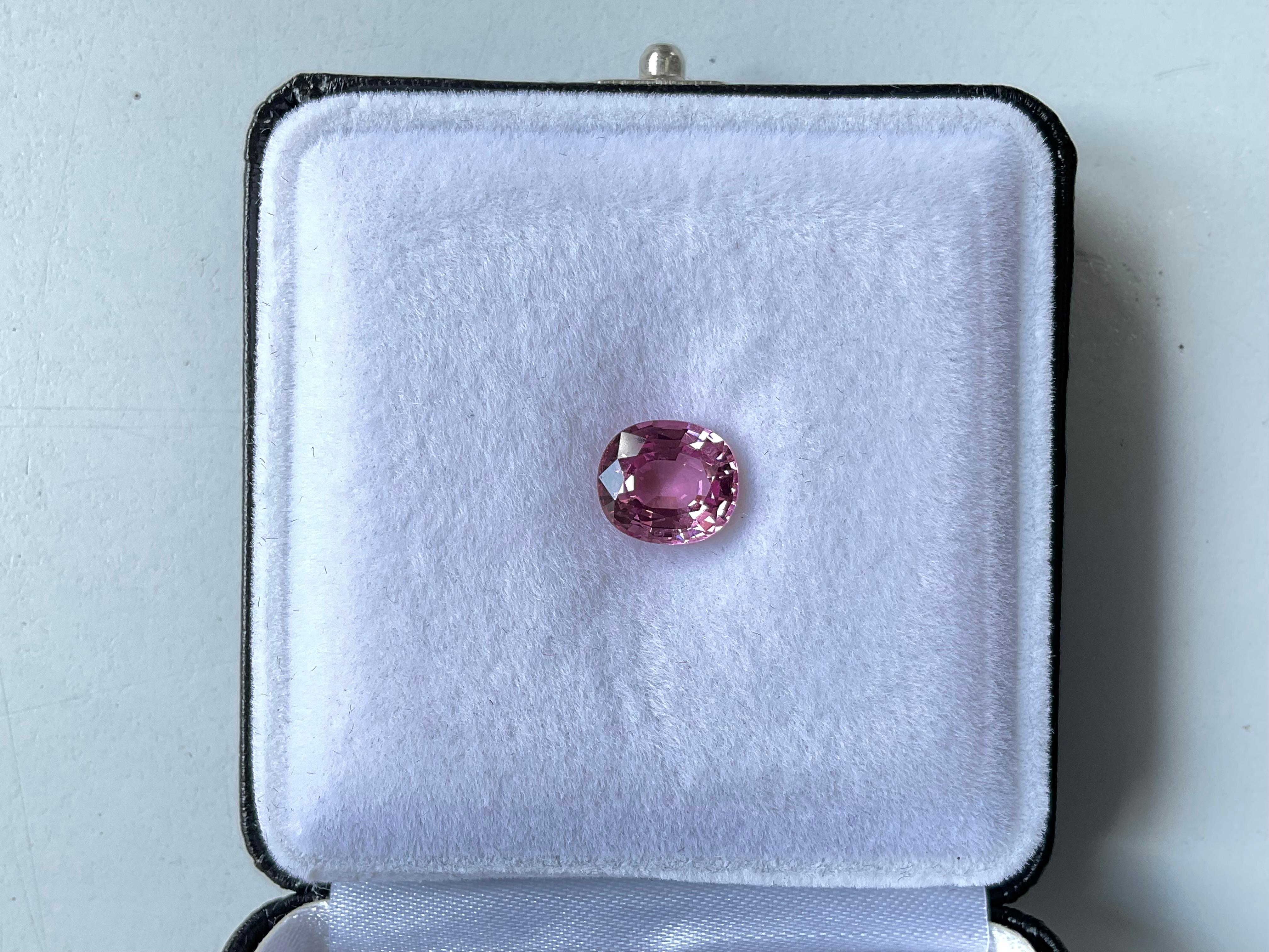 2.50 Carats Pink Spinel Top Quality Cut stone For Jewelry Natural Gem For Sale 1