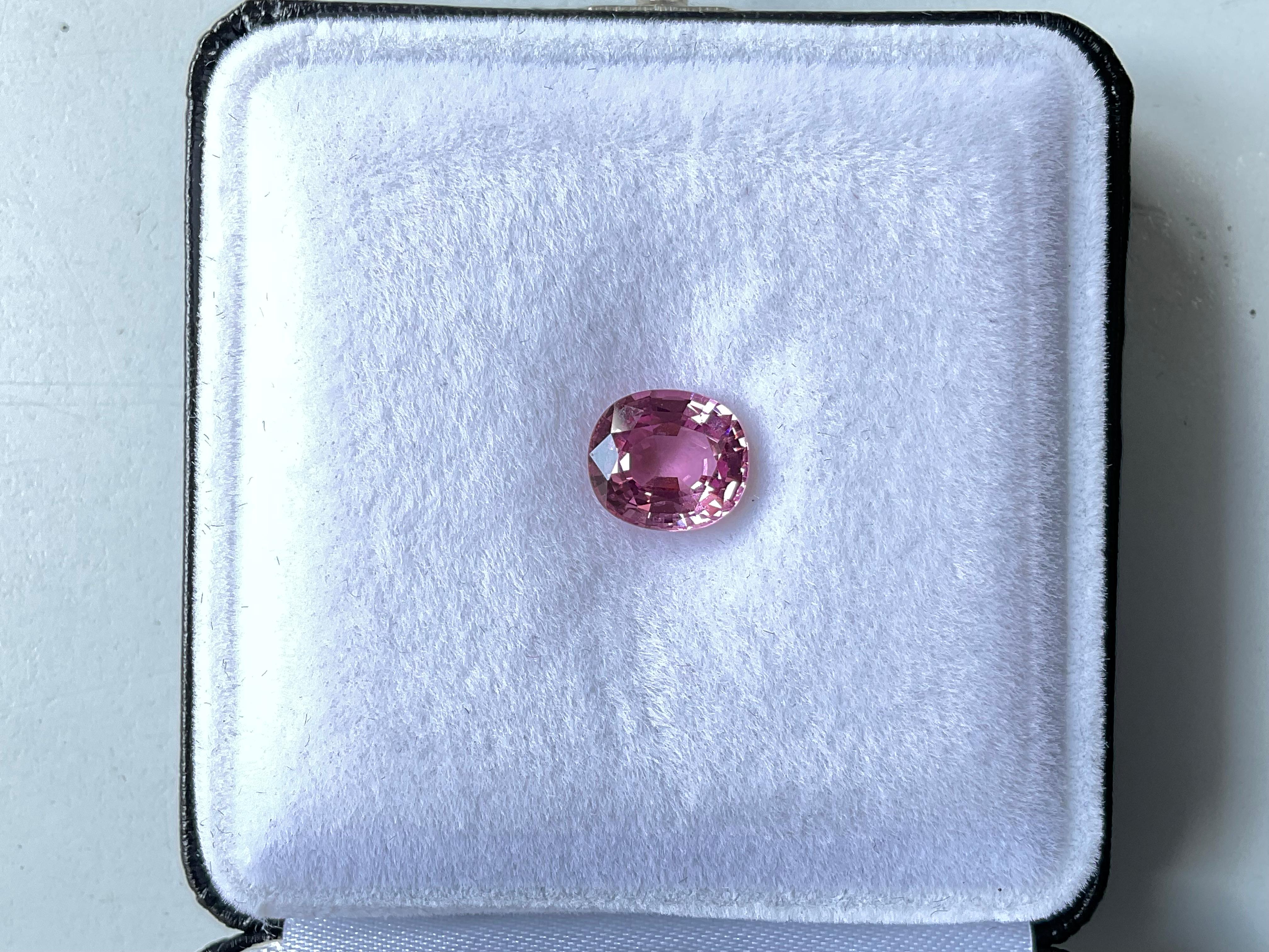 2.50 Carats Pink Spinel Top Quality Cut stone For Jewelry Natural Gem For Sale 2