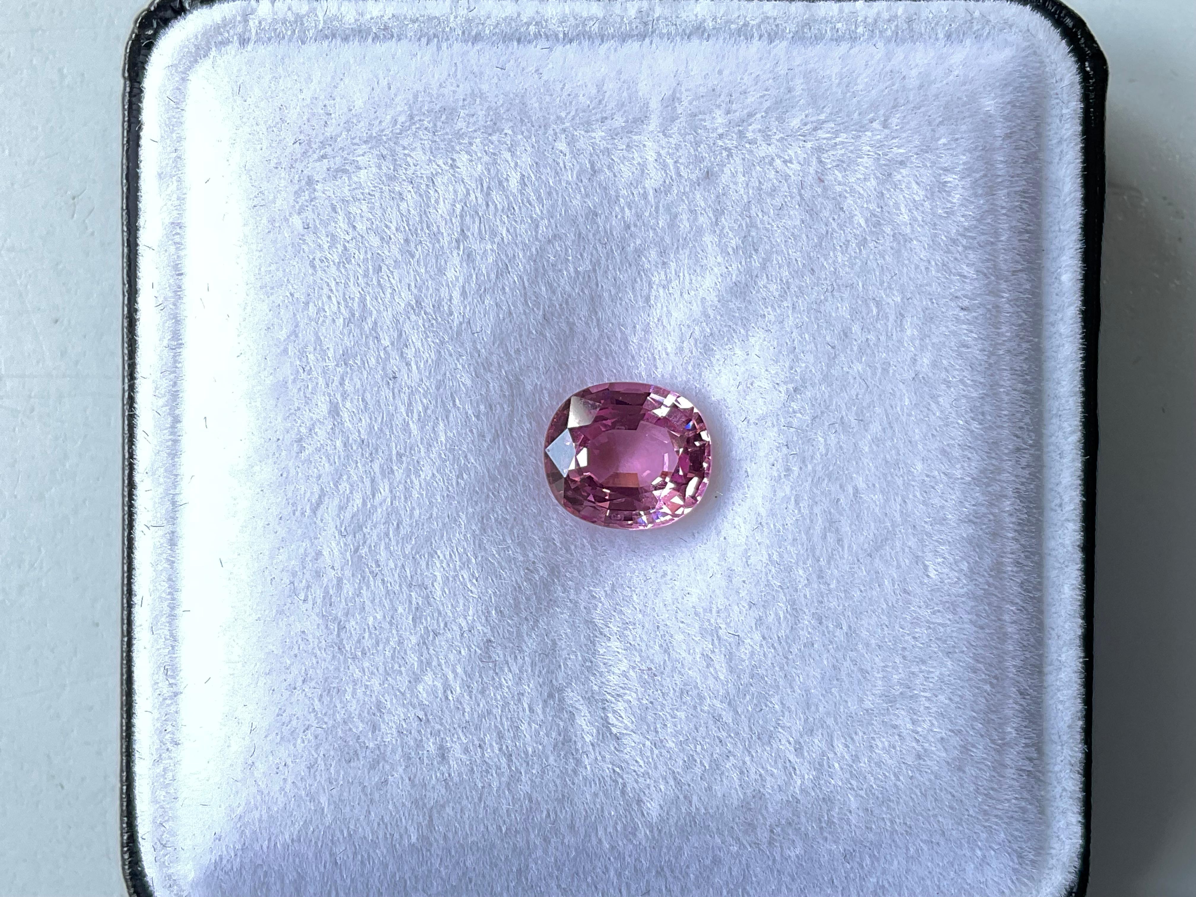 2.50 Carats Pink Spinel Top Quality Cut stone For Jewelry Natural Gem For Sale 3