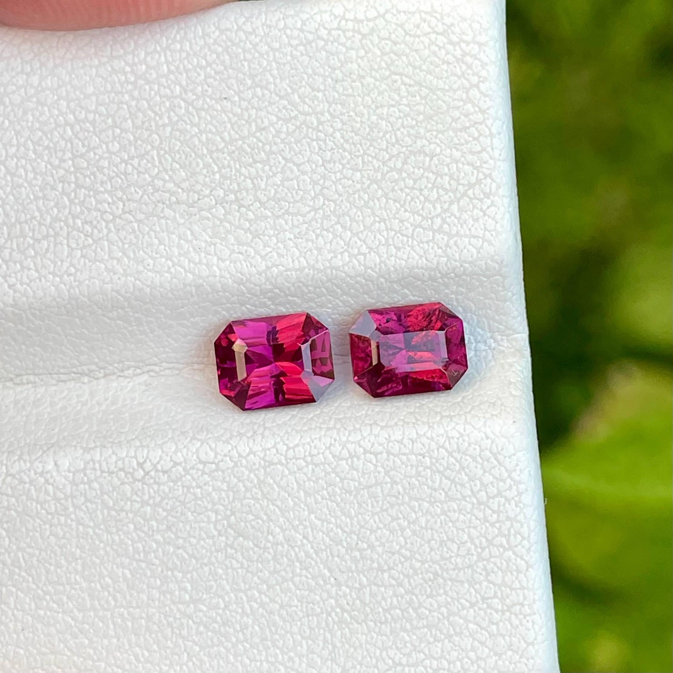Moderno 2,50 Carati di Granato Rosa Purpureo Coppia Taglio Radioso Gemma Naturale della Tanzania in vendita