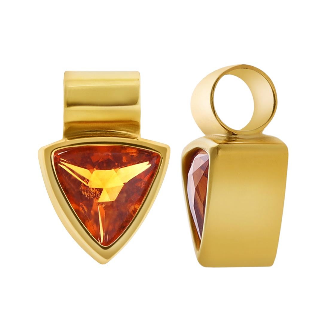 Taille trillion Pendentif en or jaune 18K serti d'une citrine triangulaire de 2,50 carats en vente