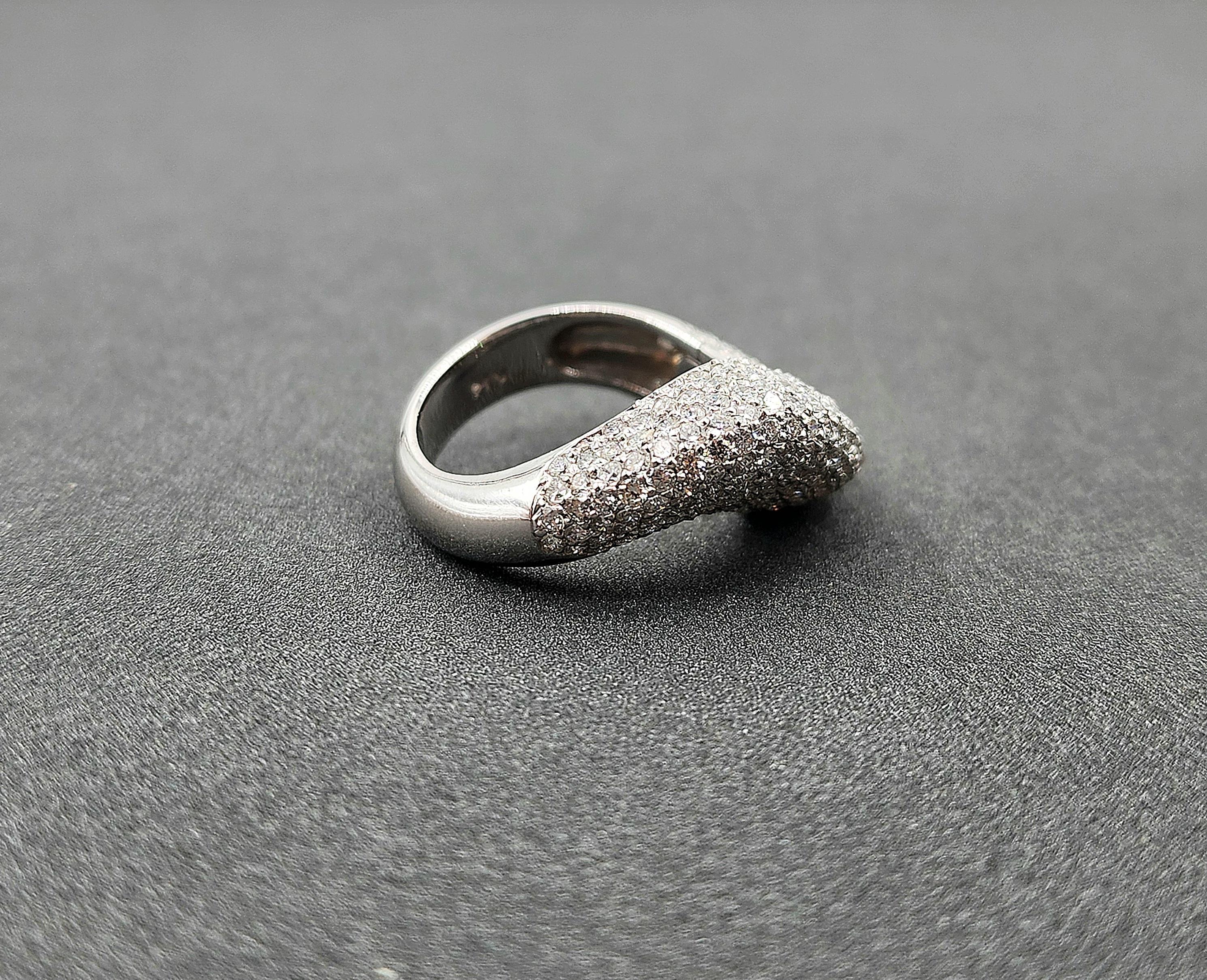 da uomo o donna Anello con pavé di diamanti curvo da 2,50 carati in vendita