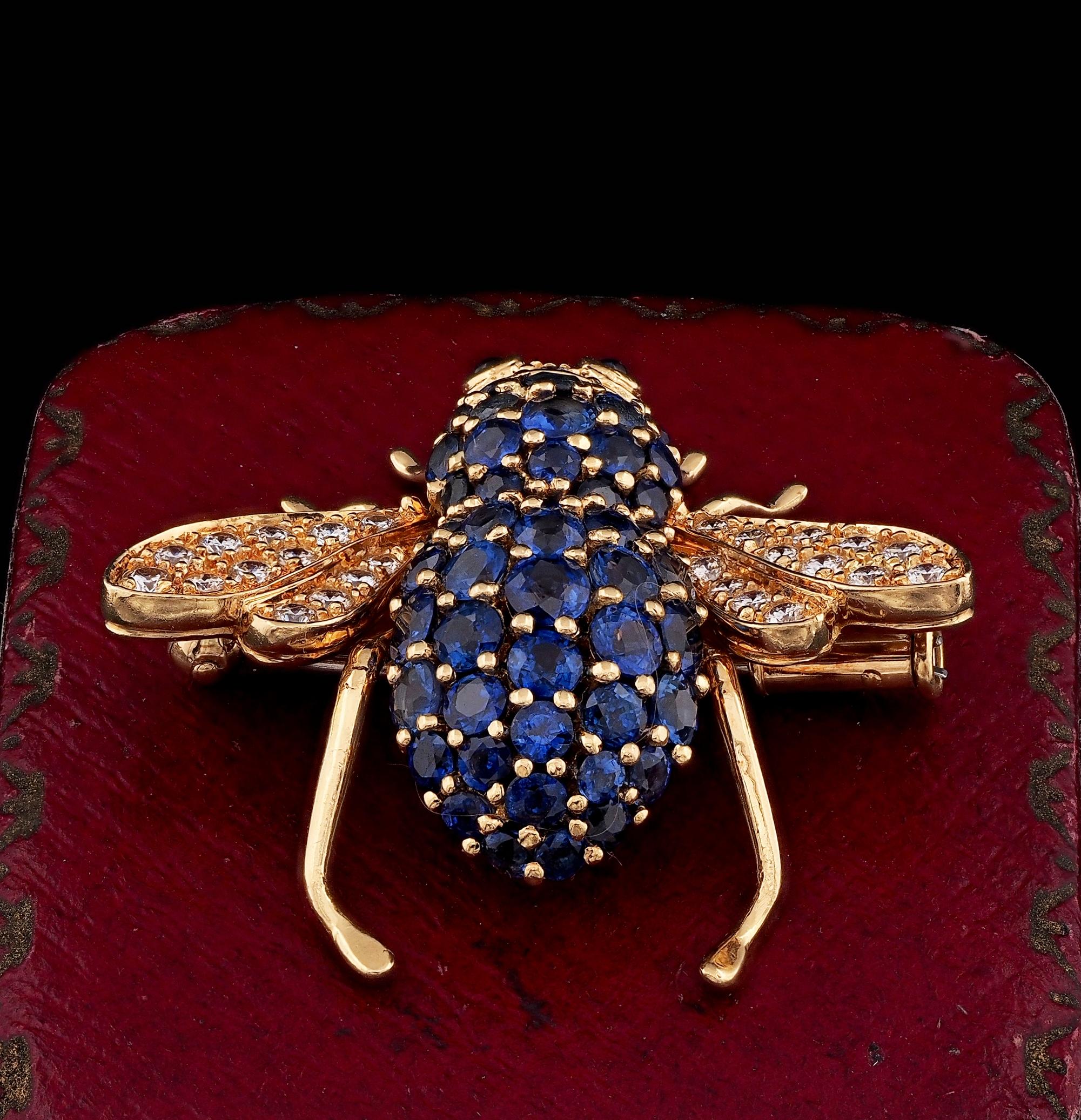 Women's or Men's 2.50 Ct Natural Sapphire .70 Ct Diamond Fly Brooch For Sale