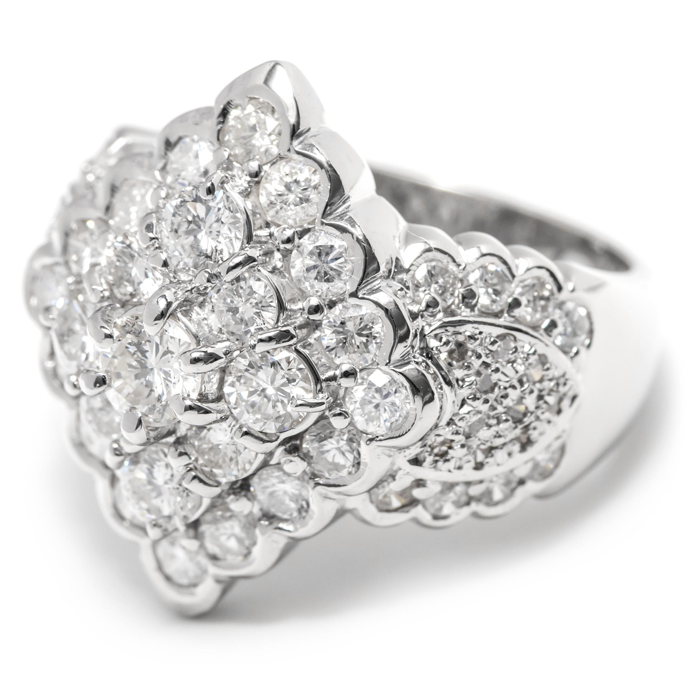 Round Cut 2.50 ct Natural White Diamonds Cluster Ring For Sale