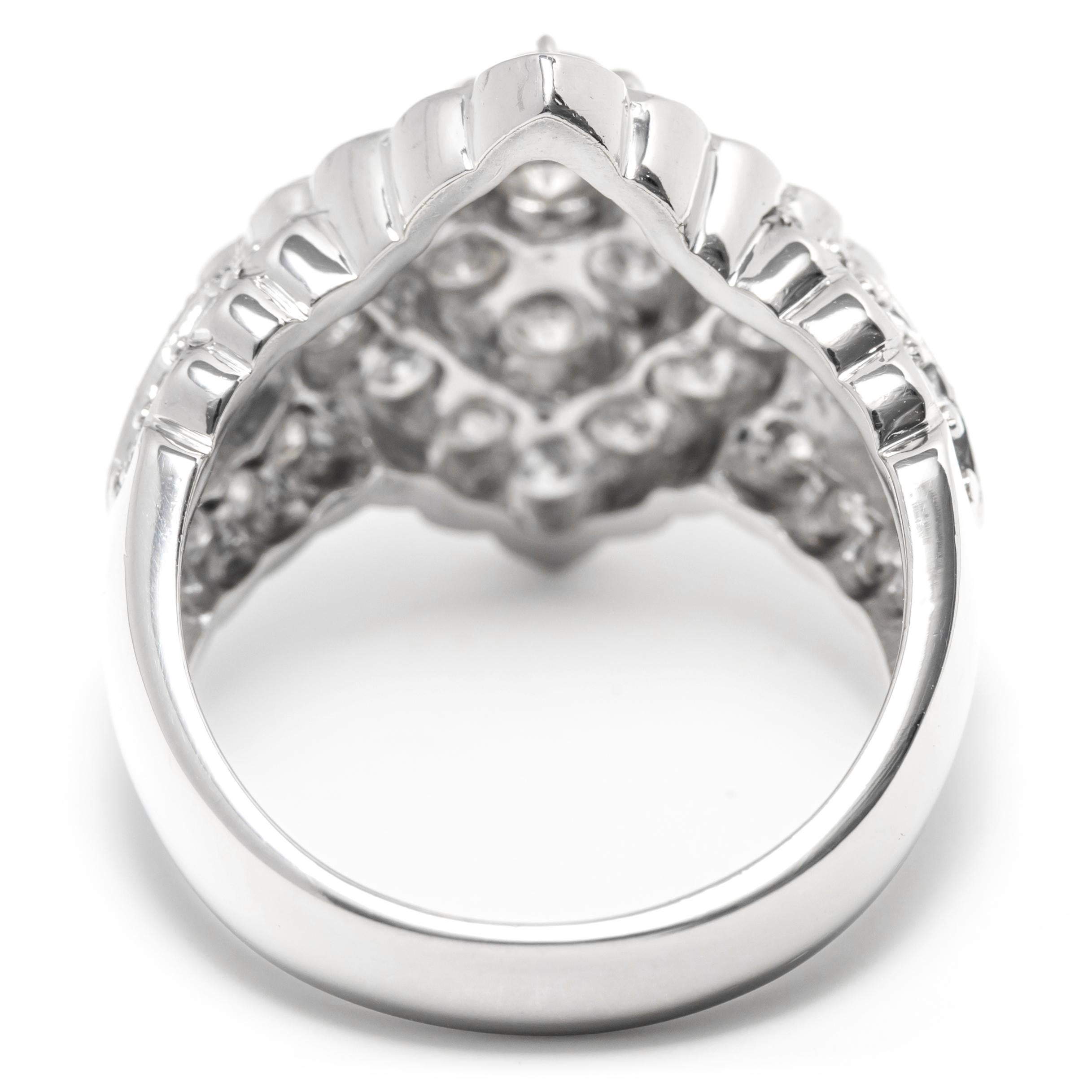 Women's 2.50 ct Natural White Diamonds Cluster Ring For Sale
