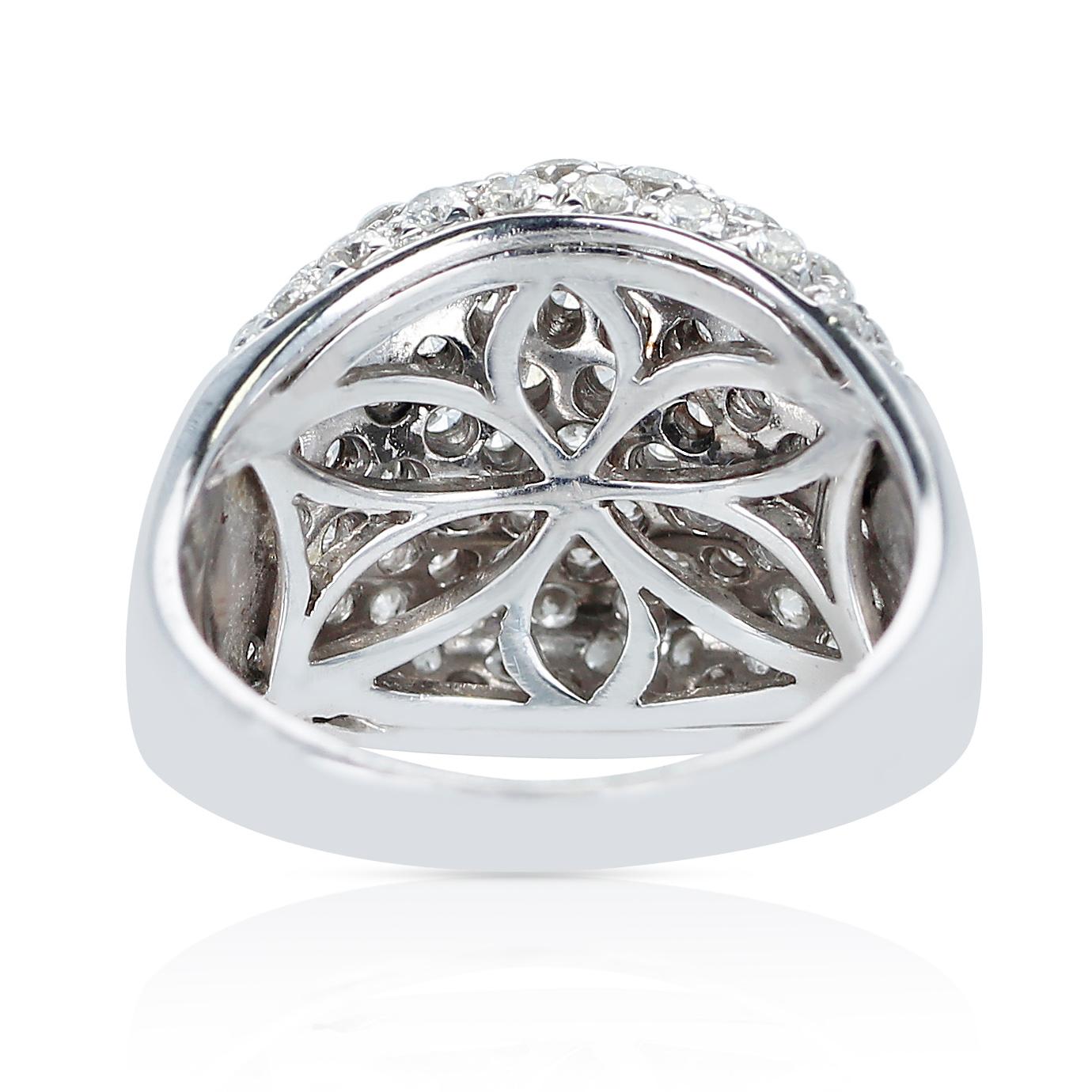 2.50 Cts. Diamond Bombe Cocktail Ring, 18k White Gold In Excellent Condition For Sale In New York, NY