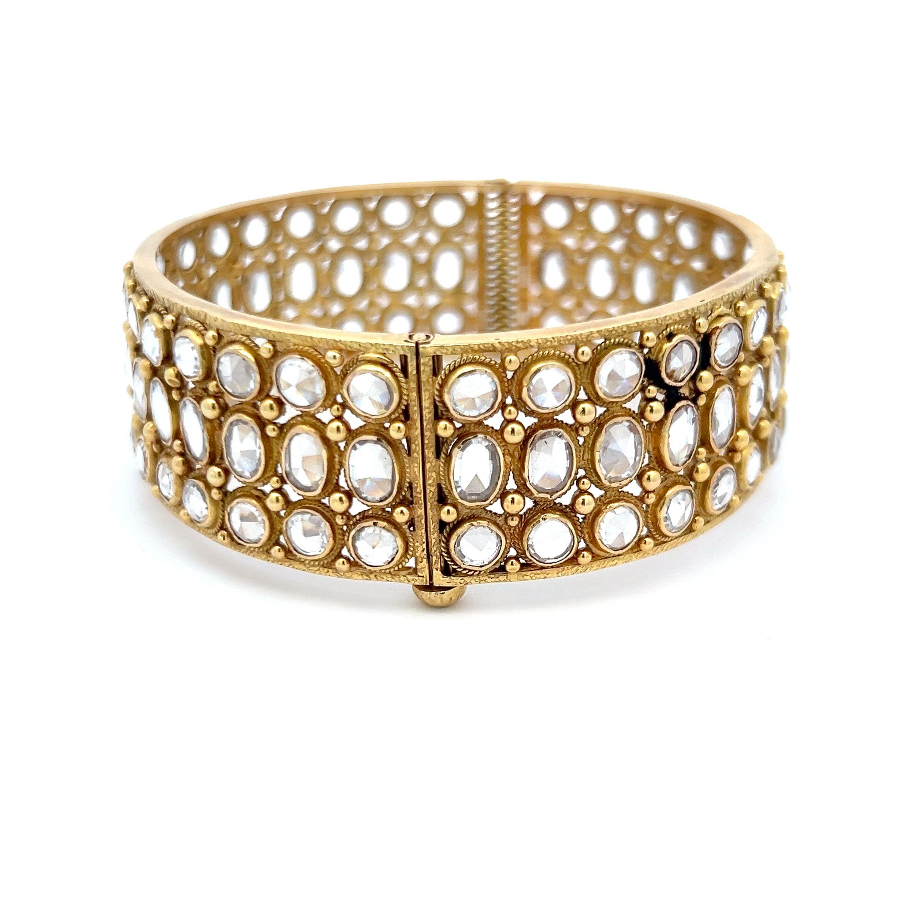25.00 Carat Rose Cut J SI1 Diamond 18 Karat Yellow Gold Bangle Bracelet For Sale 3