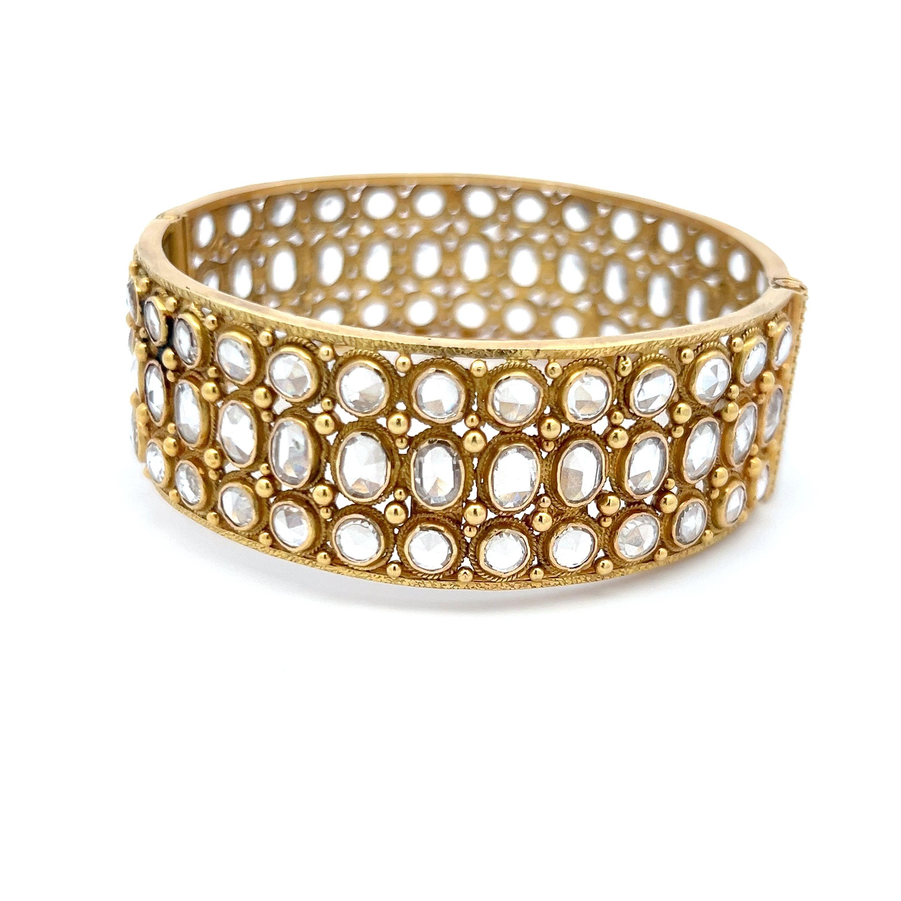 25.00 Carat Rose Cut J SI1 Diamond 18 Karat Yellow Gold Bangle Bracelet For Sale 4