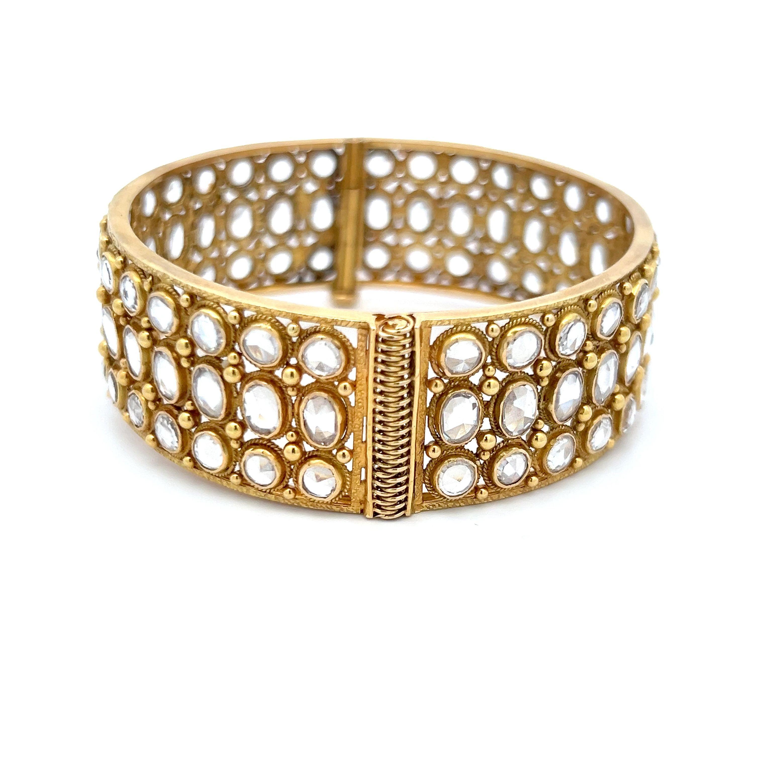 25.00 Carat Rose Cut J SI1 Diamond 18 Karat Yellow Gold Bangle Bracelet For Sale 5