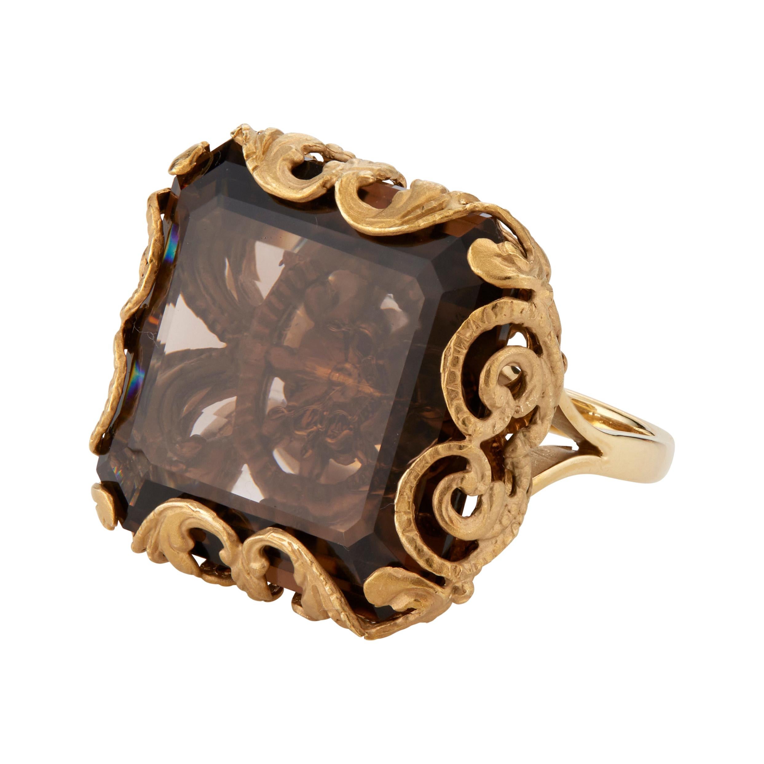 25.00 Carat Smoky Quartz Yellow Gold Cocktail Ring For Sale