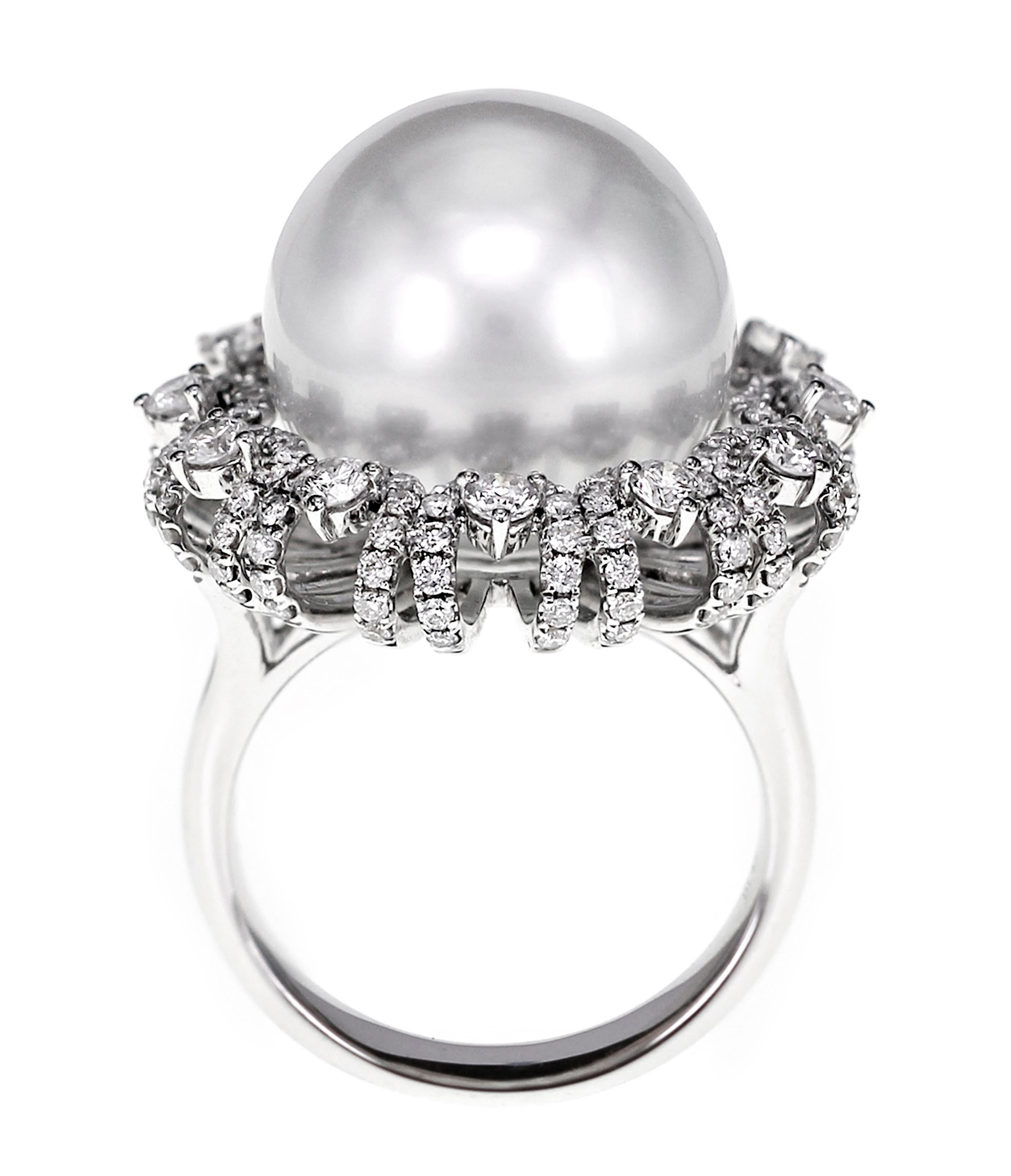 Art Nouveau 25.00 Carat Smooth Pearl and Diamond Cocktail Solitaire Ring