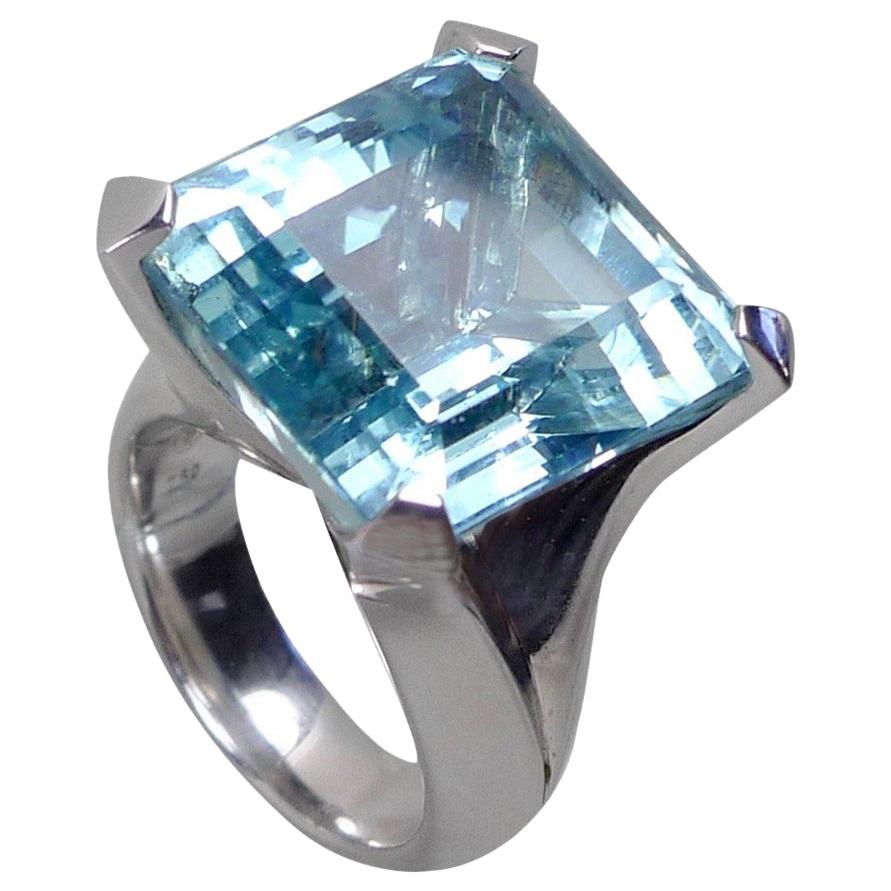 25.02 Carat Natural Aquamarine Solitaire White Gold Cocktail Ring For Sale