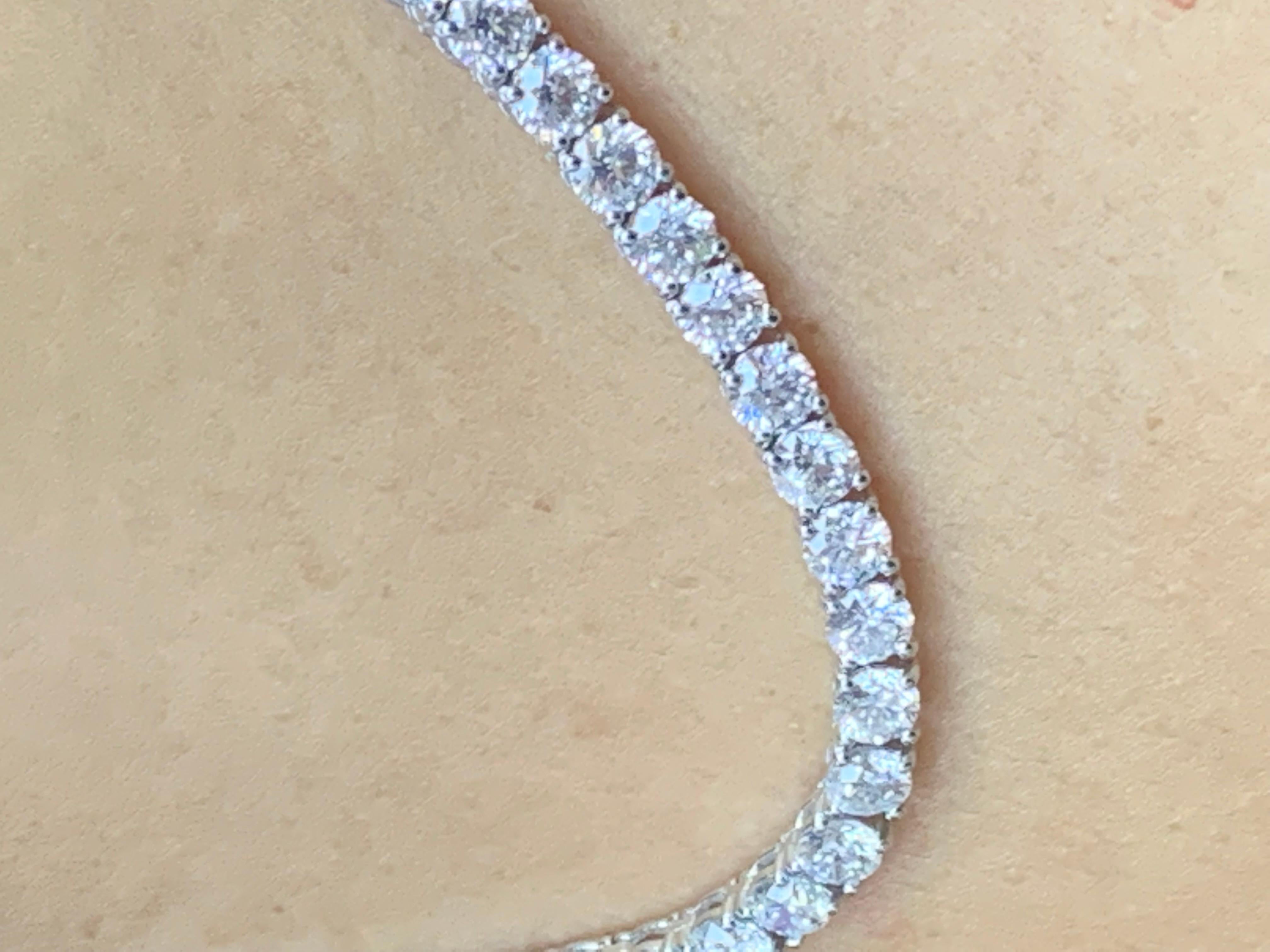 25.03 Carat Diamond Tennis Necklace in 14K White Gold For Sale 12